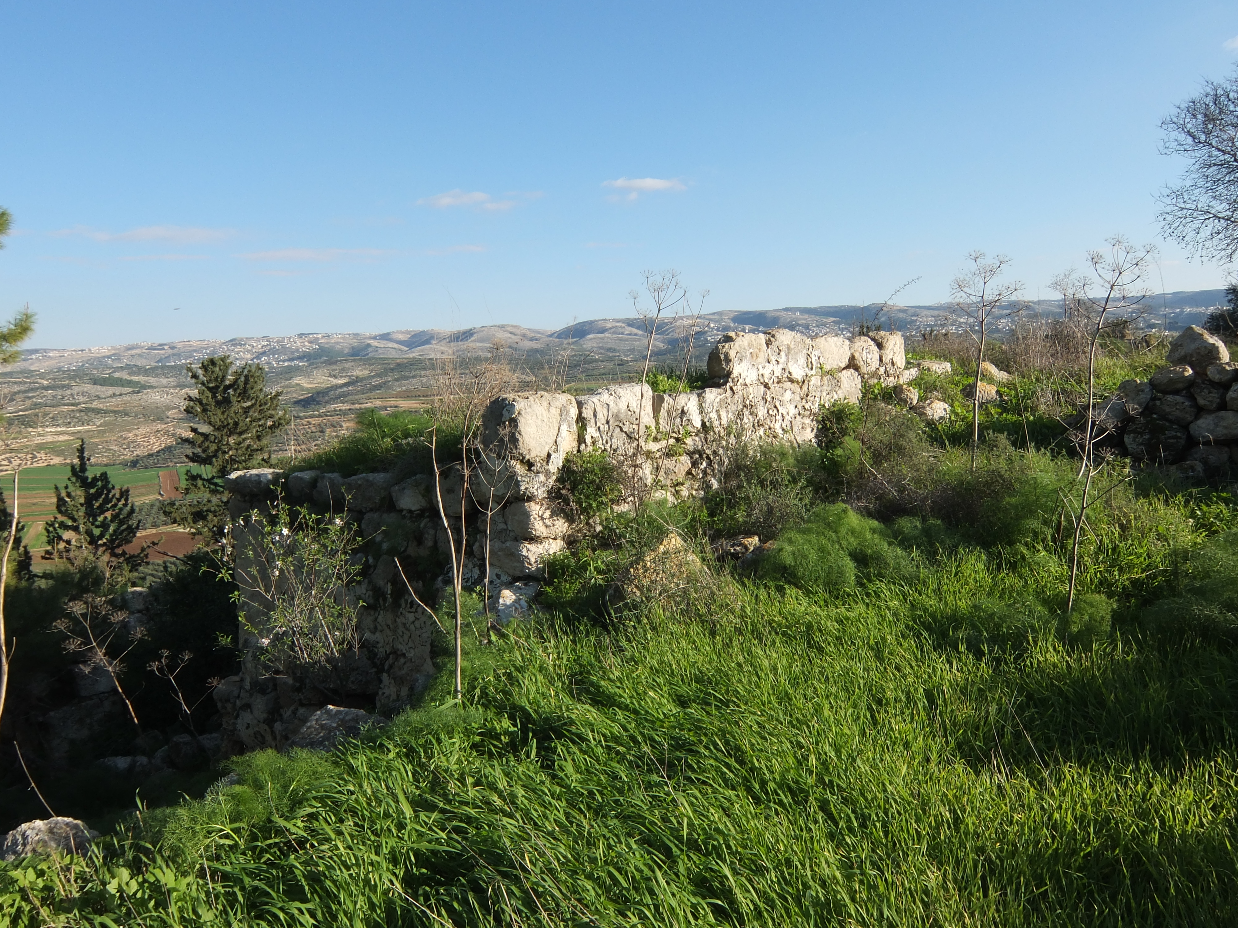 FileAdullam_the_hilltop_ruin.jpg
