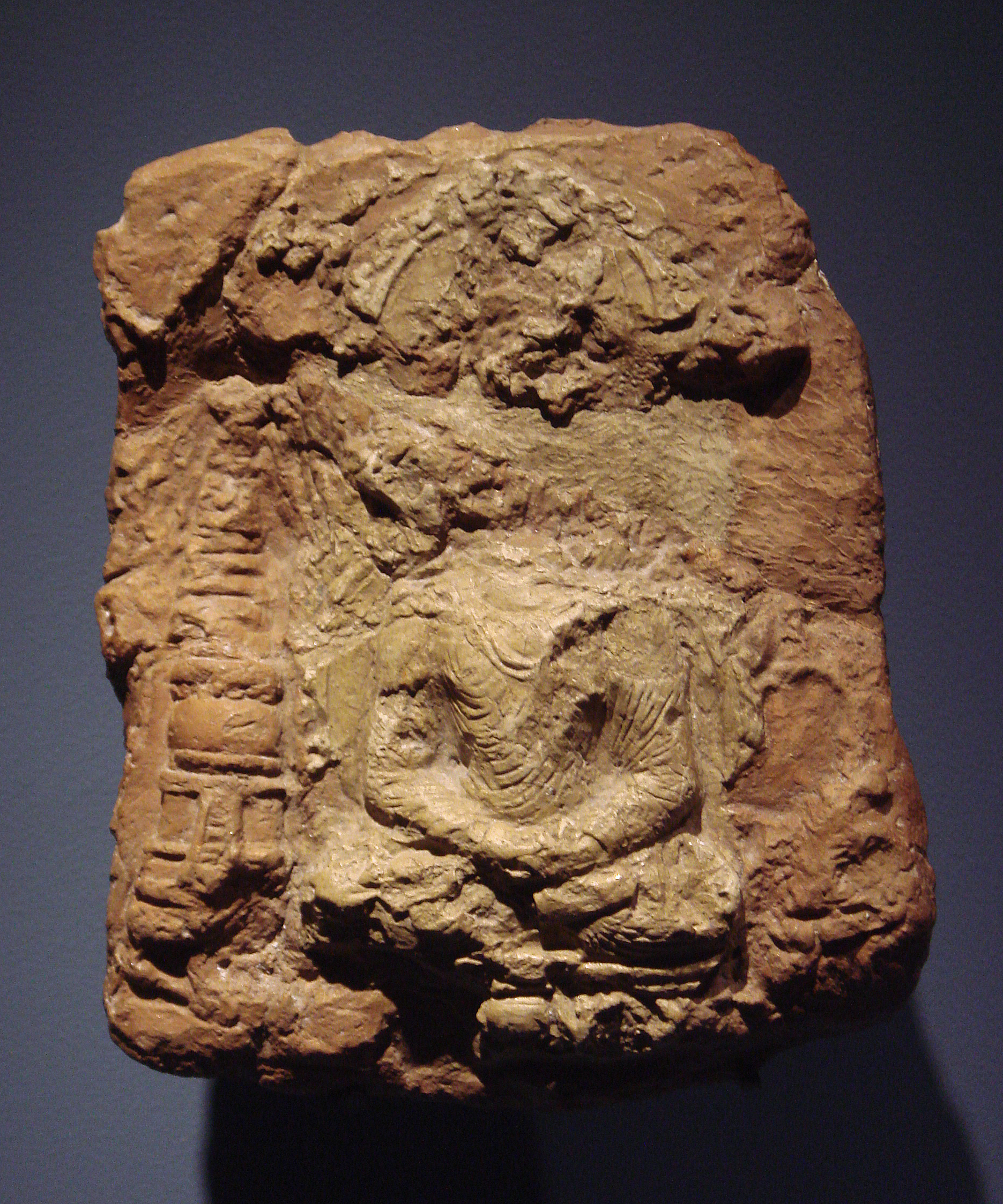 FileBuddha_between_two_stupas_Ajina_Tepe_Tajikistan_end_of_7th_century_early_8th_century_CE_National_Museum_of_Antiquities_of_Tajikistan.jpg