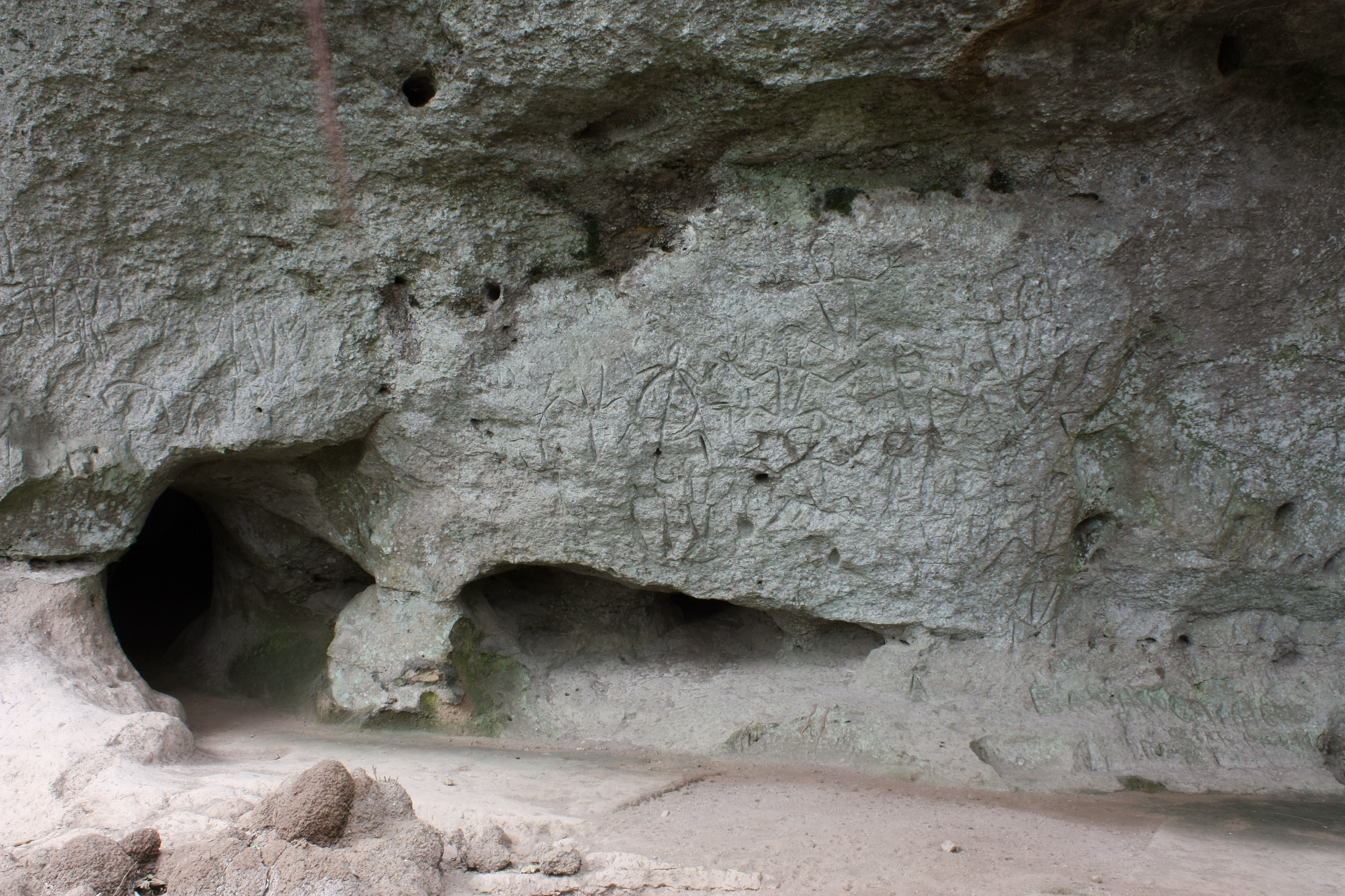 FileAngono_Petroglyphs_centered.jpg