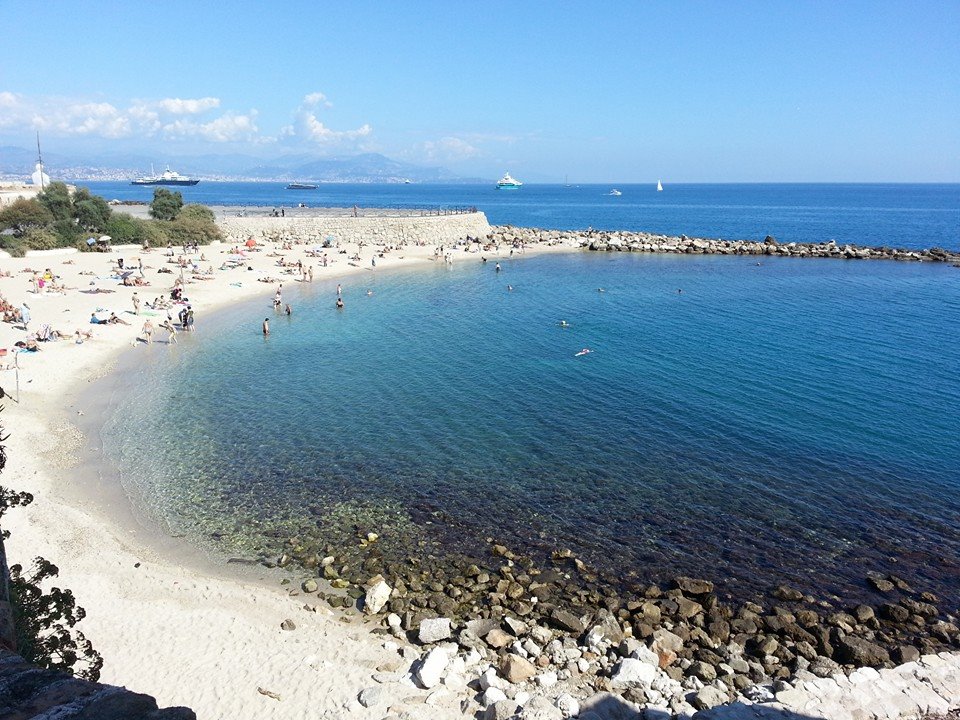 FileAntibes_Beach.jpg