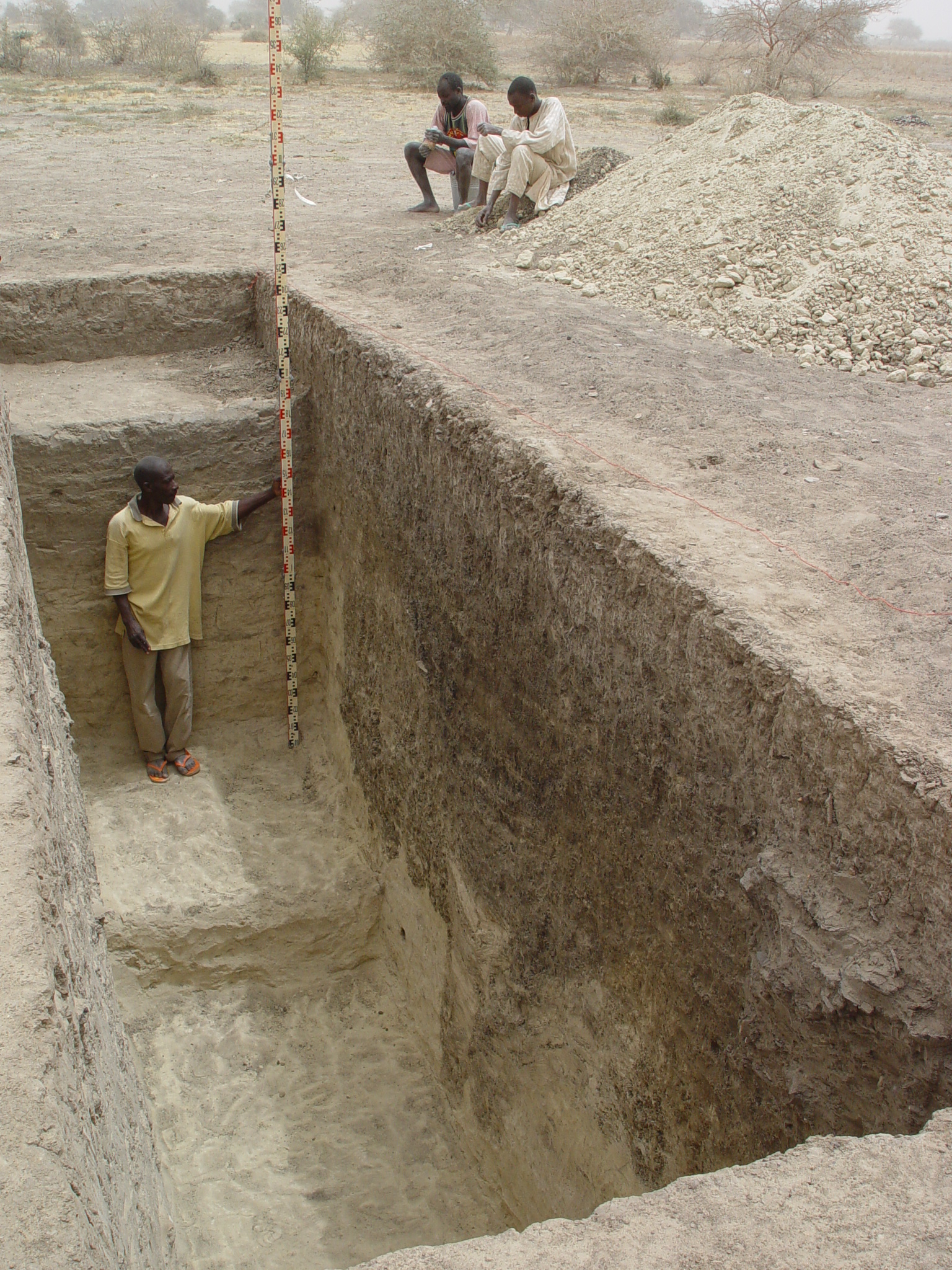 FileZ11_cutting_southern_ditch_section.jpg