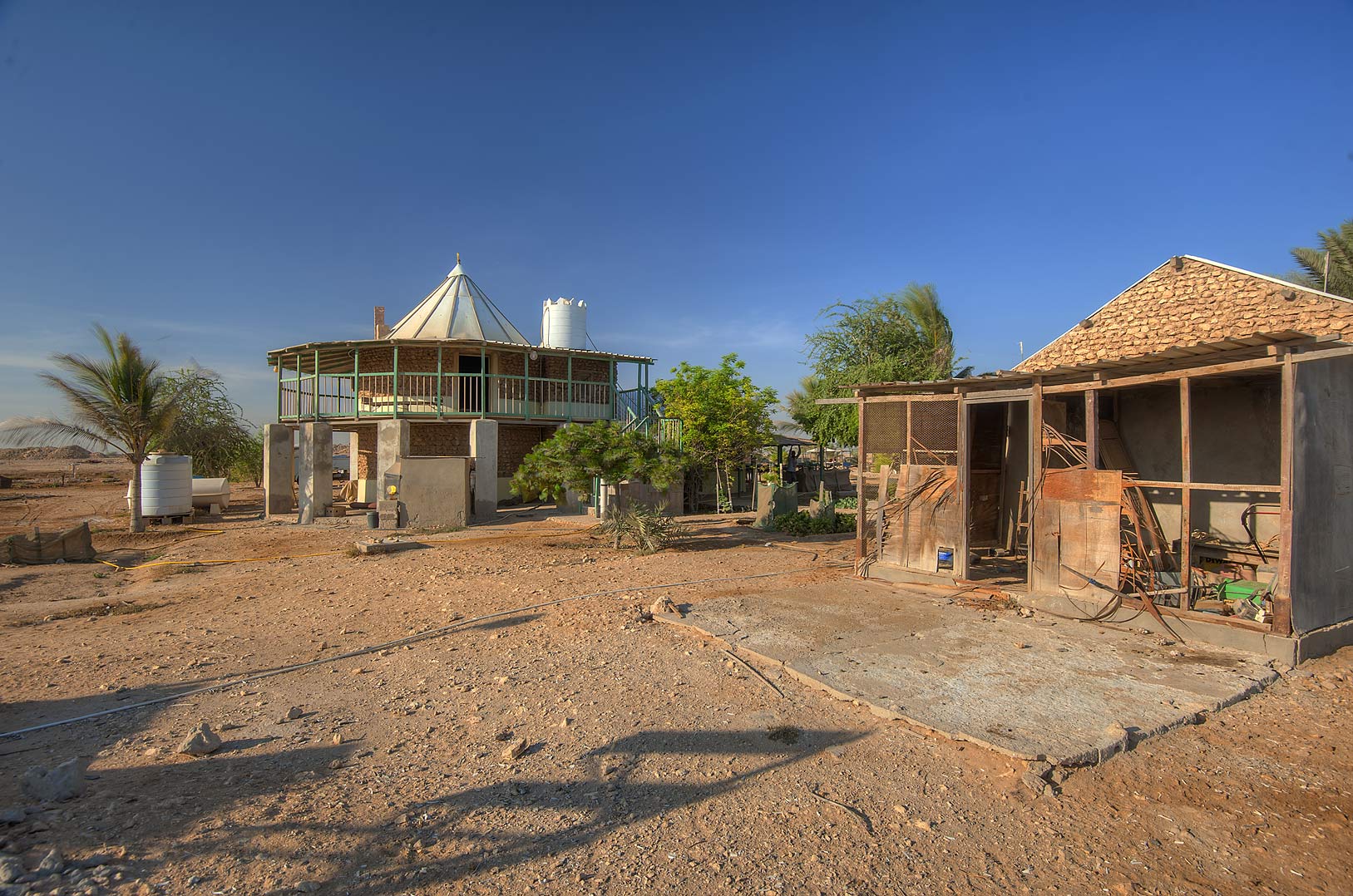 FileFarm_structures_near_Ath_Thaqab_Fort.jpg