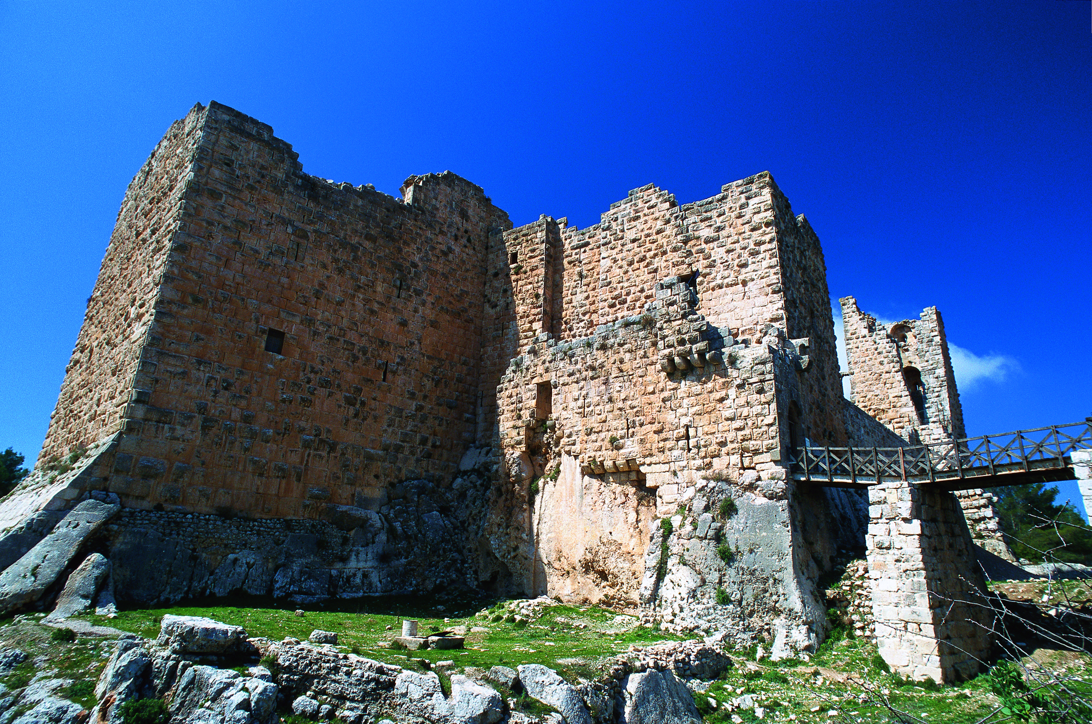 FileAjlun_castle.jpg