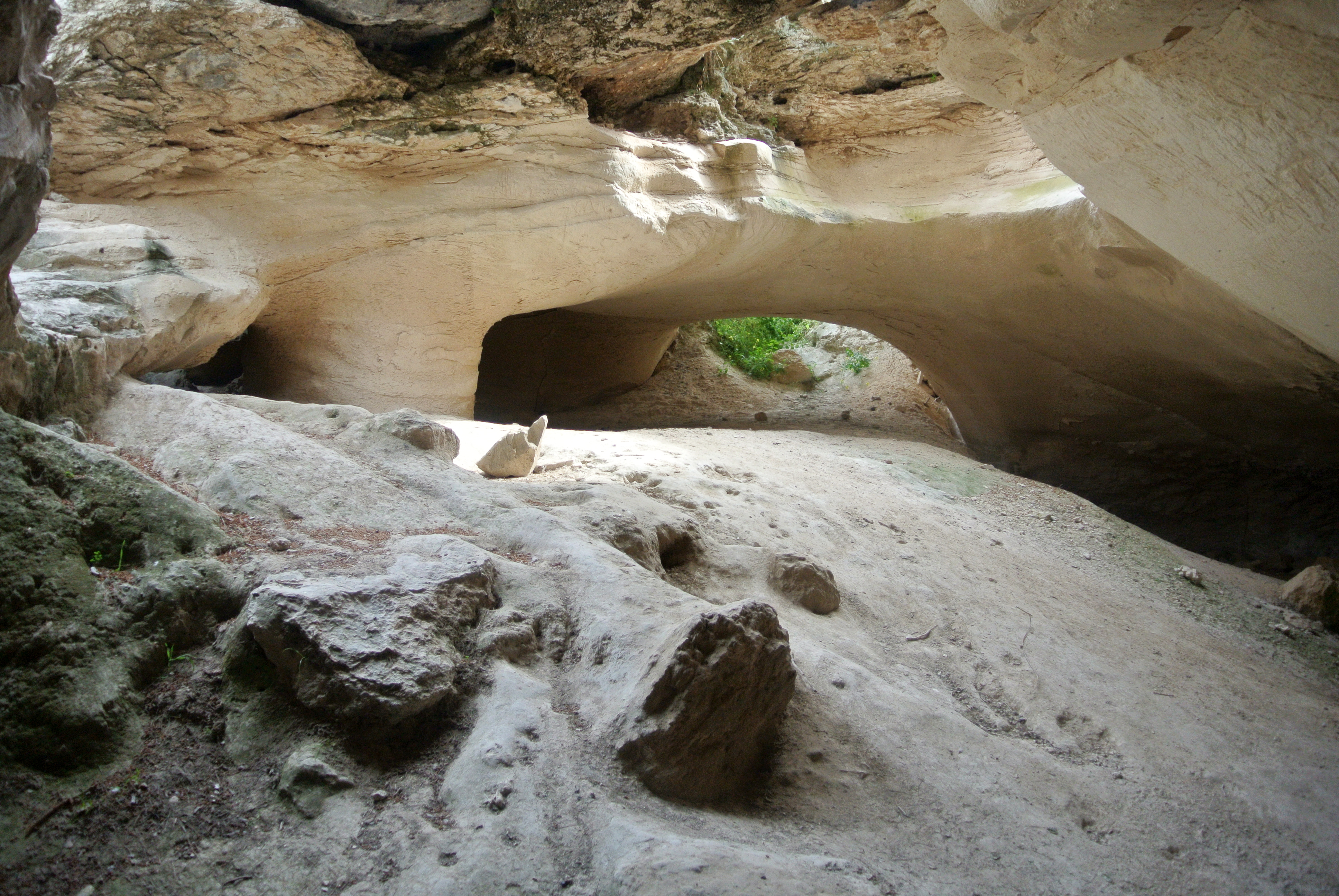 FileCave_under_Tel_Azeka_041314.JPG