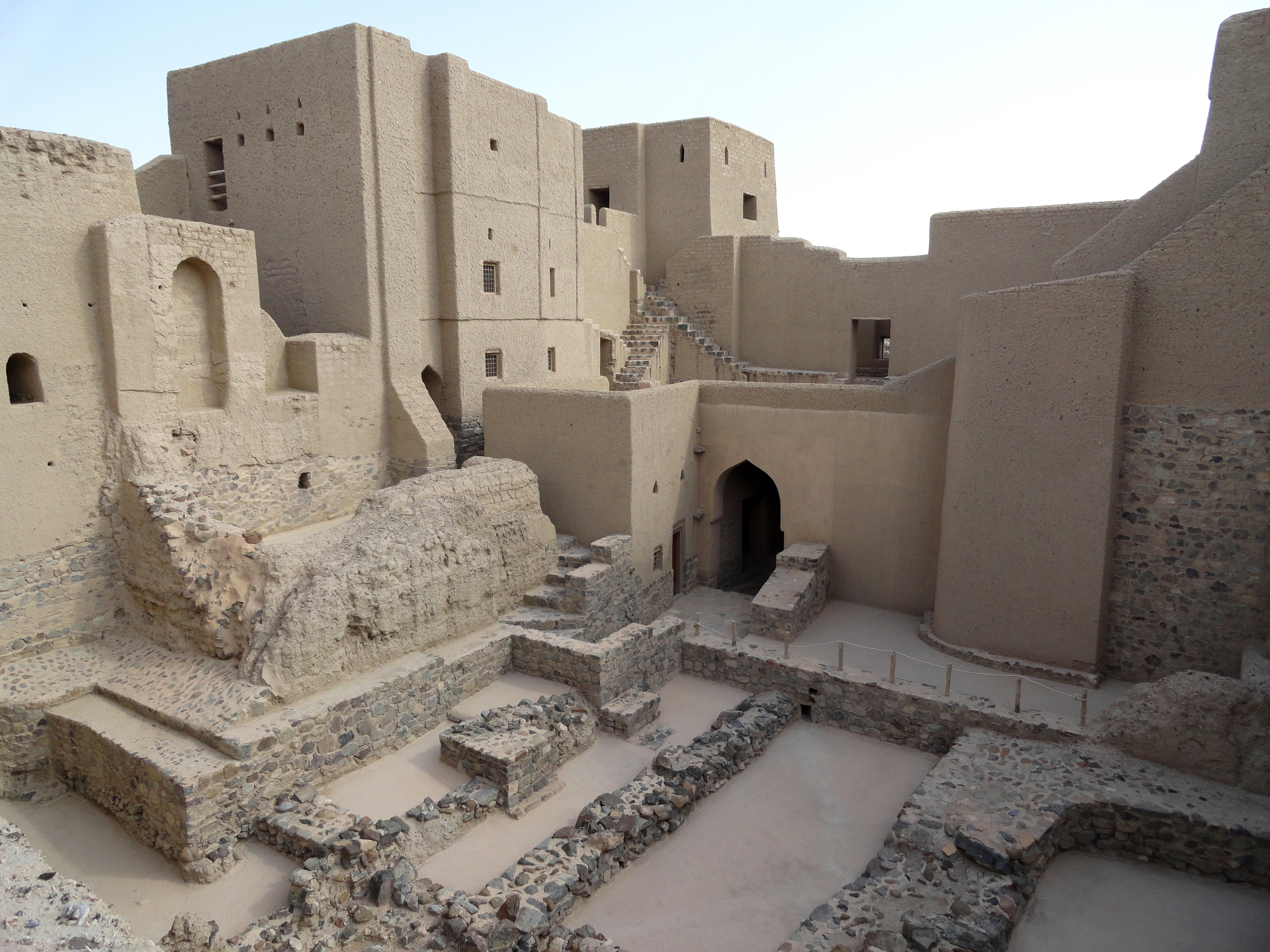 FileBahla_Fort_Oman_36948538196.jpg