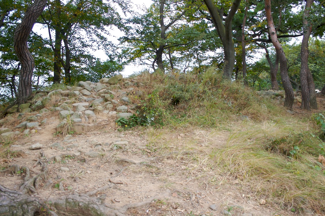FileKorea-Gyeongju-Banwolseong-Remains-01.jpg