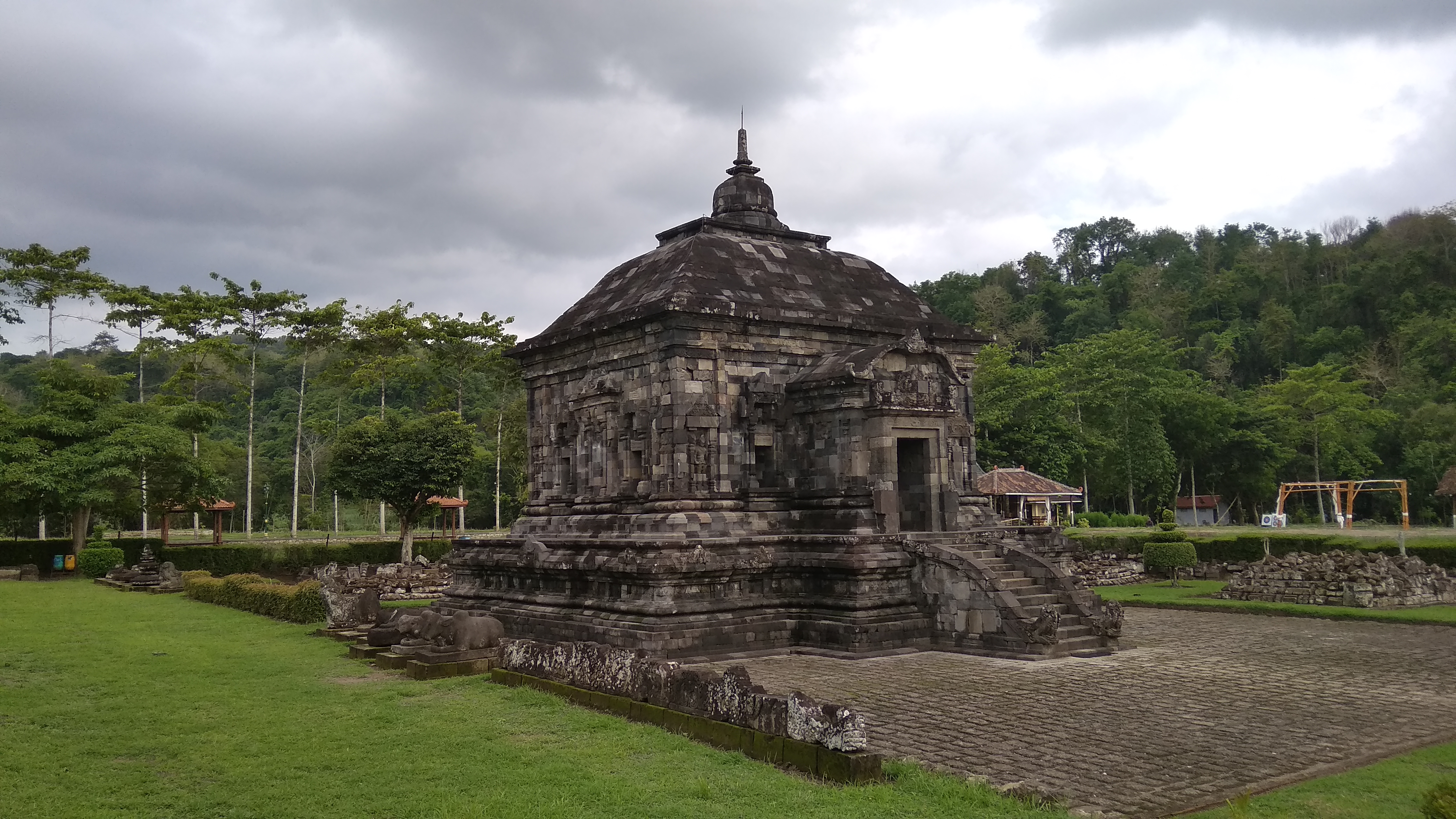 FileBanyunibo_Temple.jpg