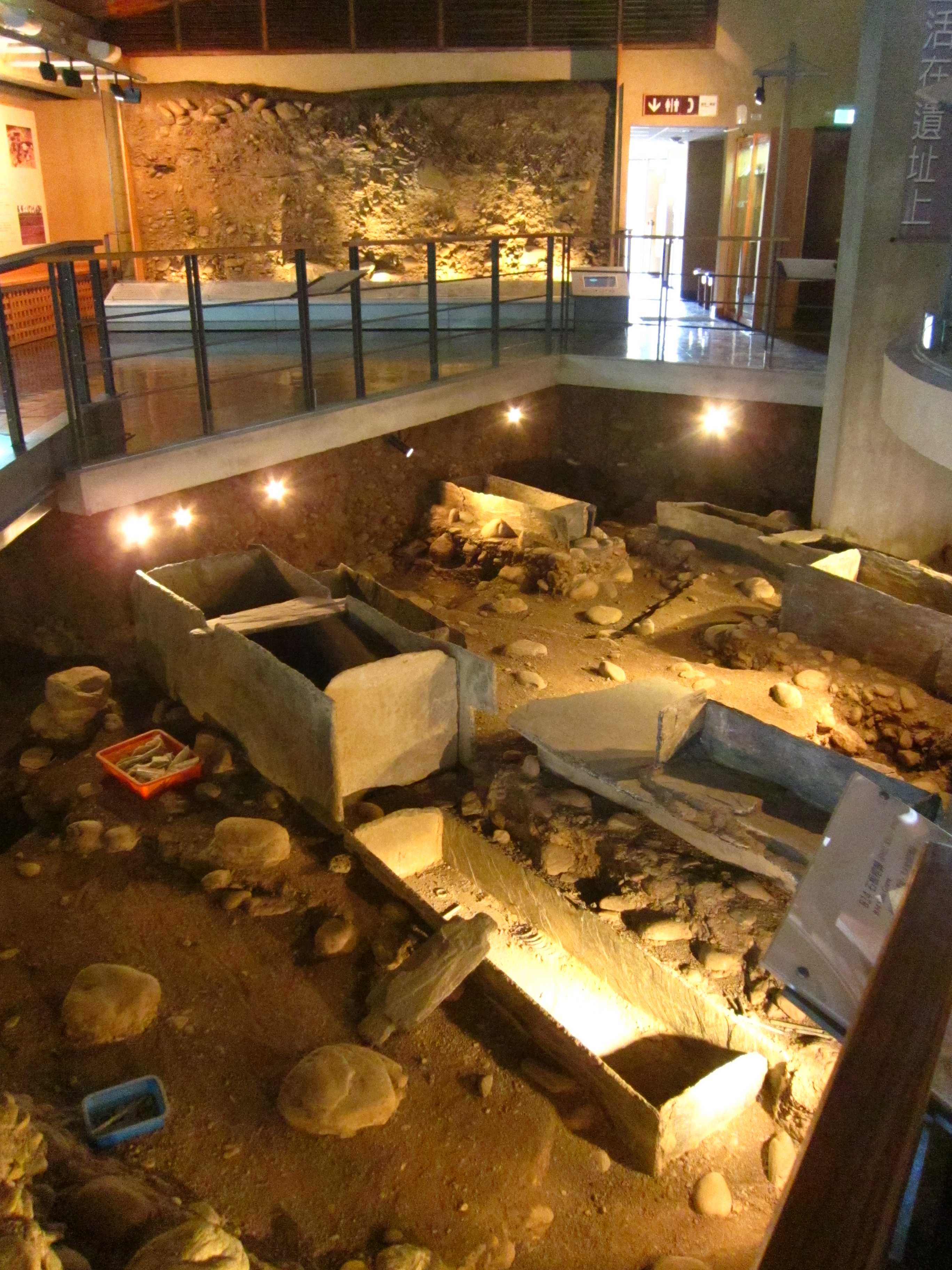 FileExcavation_of_the_Peinan_Site.JPG