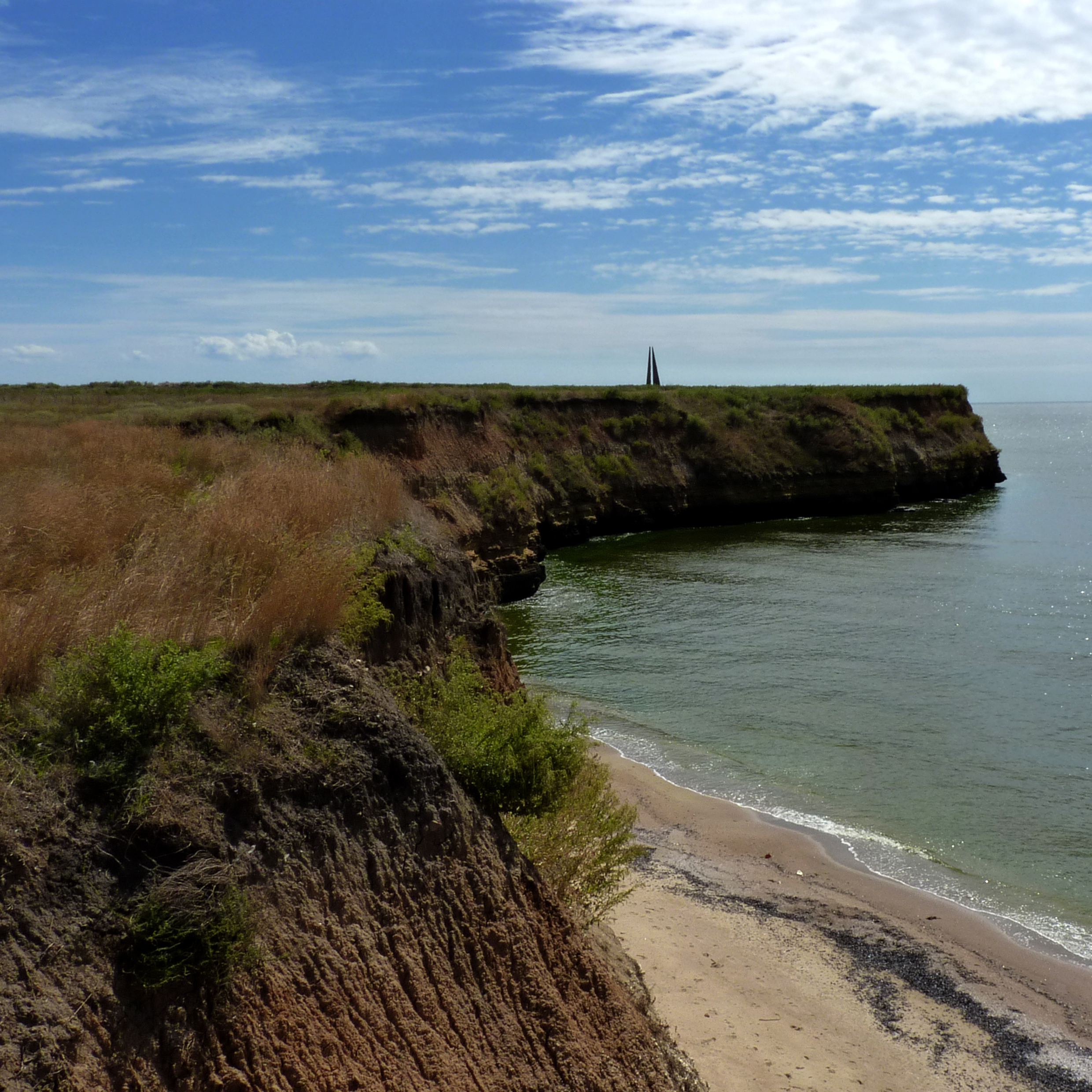 FileBerezan_Island_a_monument_to_Lieutenant_Schmidt.jpg