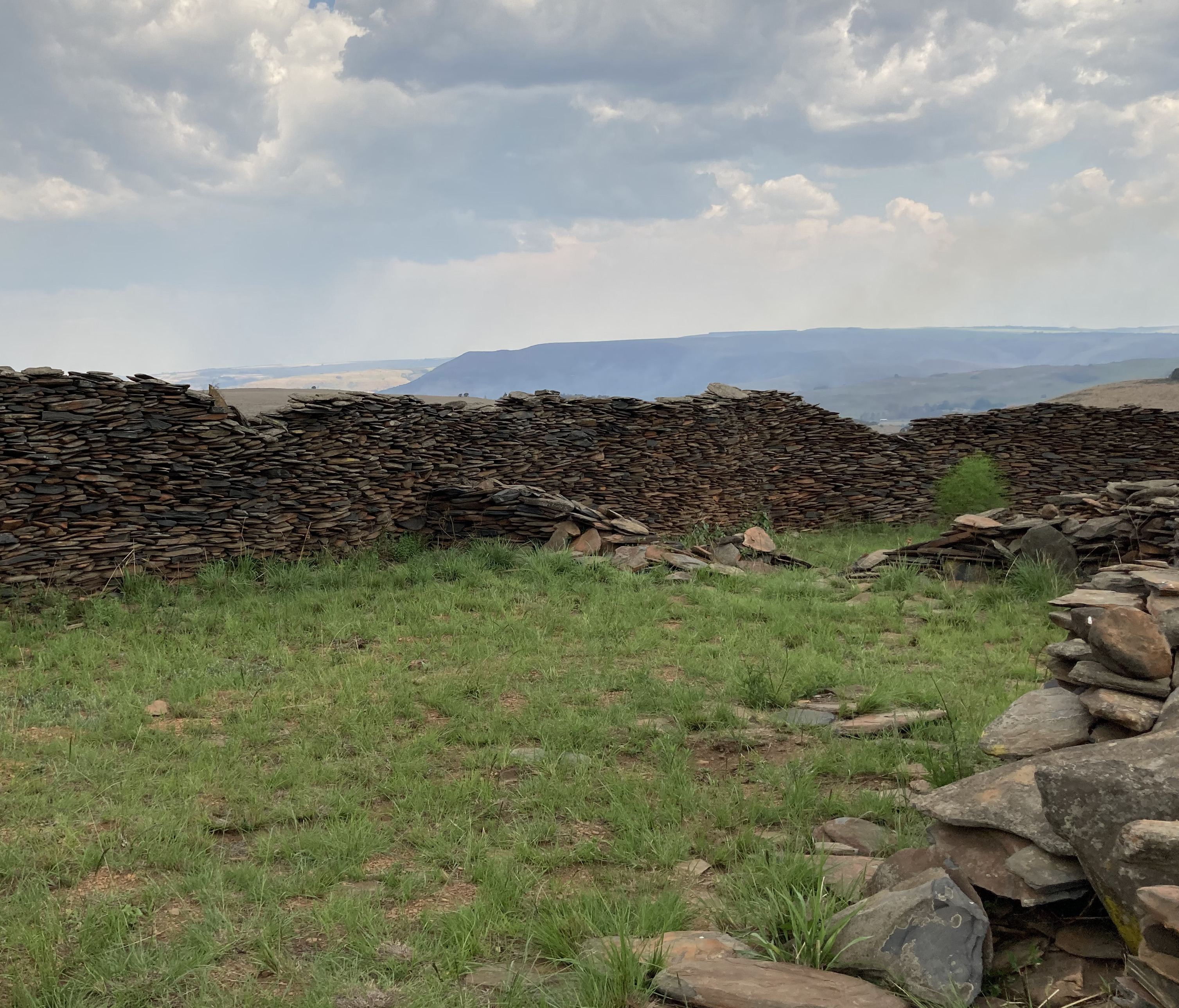 FileBokoni_Stone_Ruins.jpg