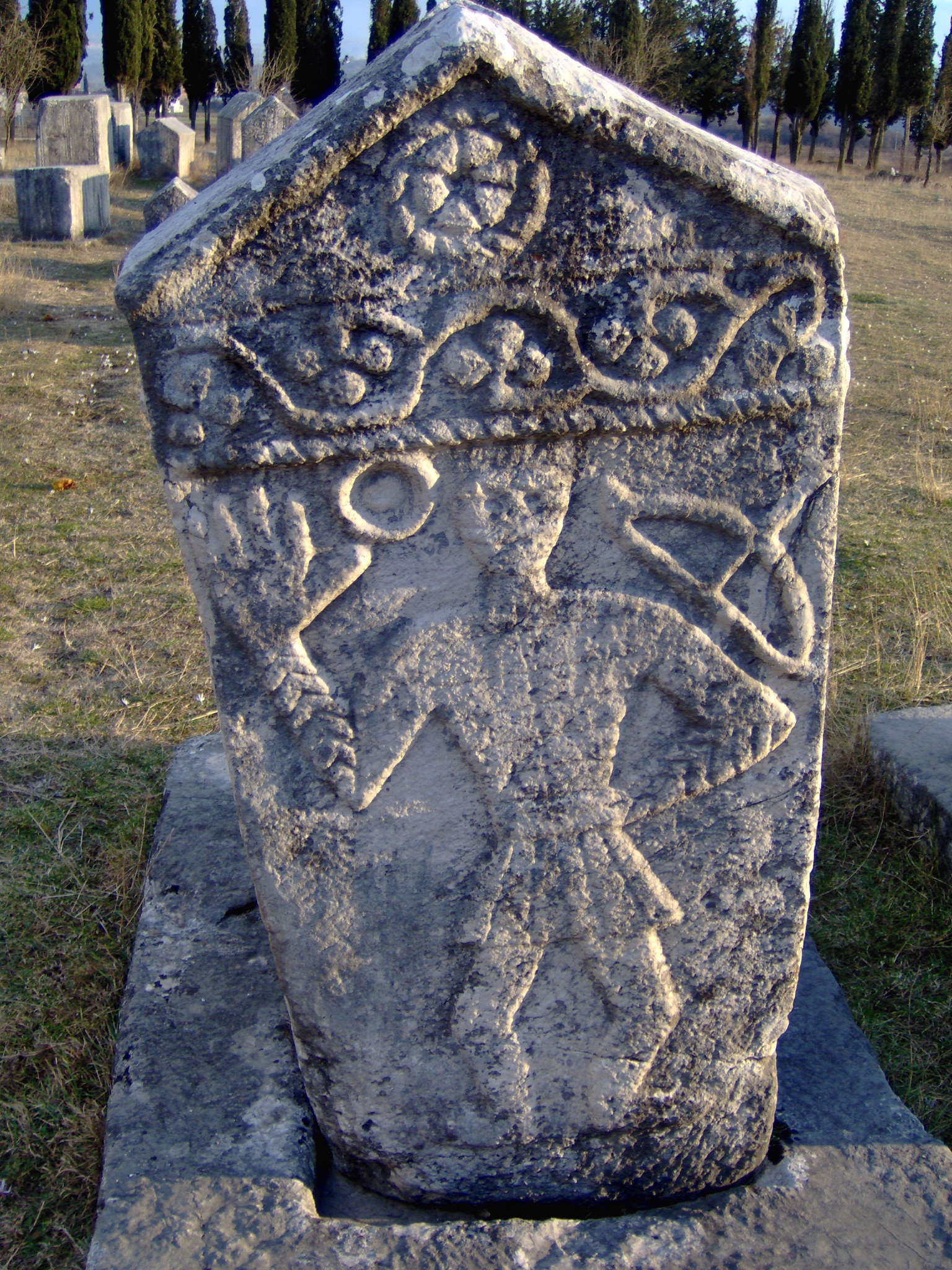 FileBosniangraves_bosniska_gravar_februari_2007_stecak_stecci3.jpg