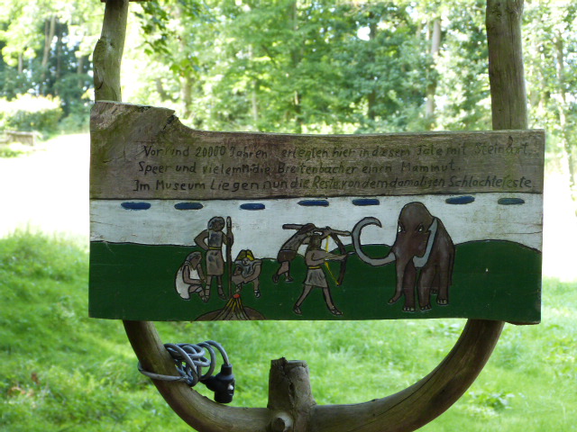 FileSignpost_near_Breitenbach_archaeological_site_August_2012.JPG