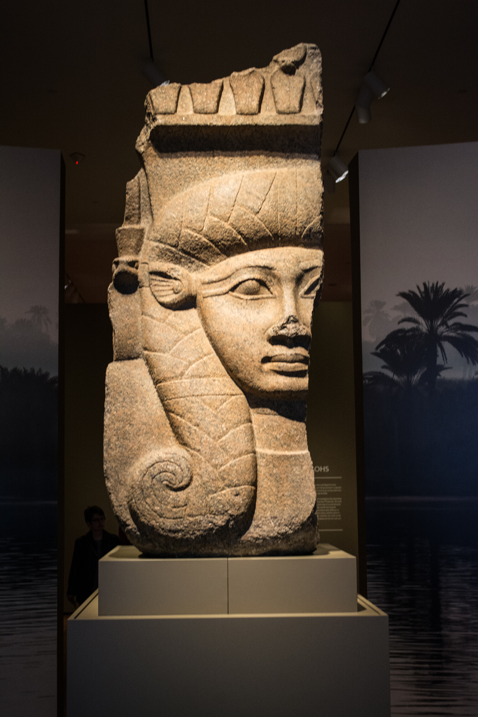 FileHathor_capital_-_Pharaoh_exhibit_-_Cleveland_Museum_of_Art_27360310044.jpg