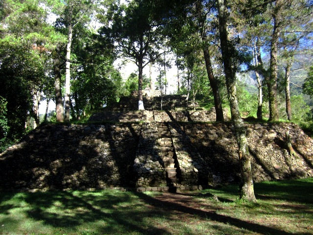 FileKethek_temple_mt_lawu.JPG