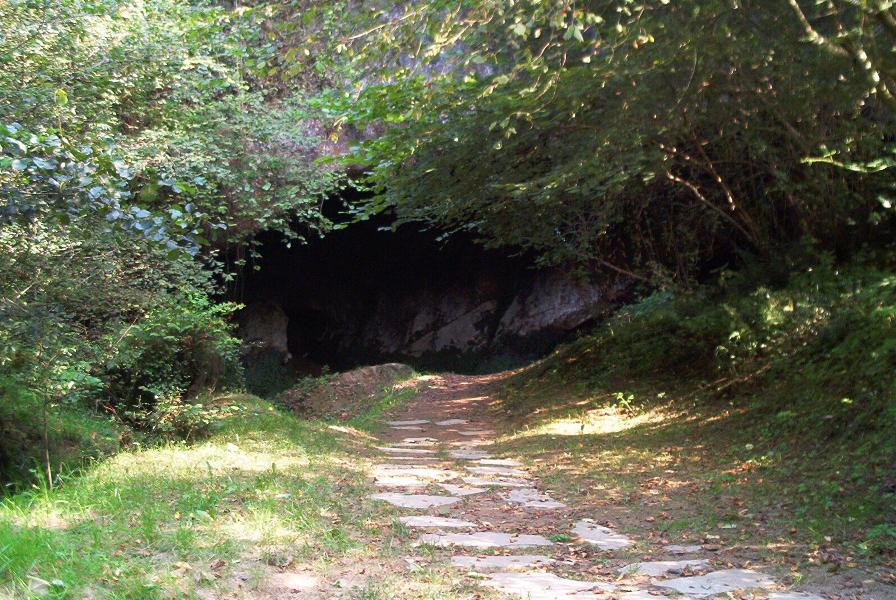 FileCueva_del_Valle.JPG