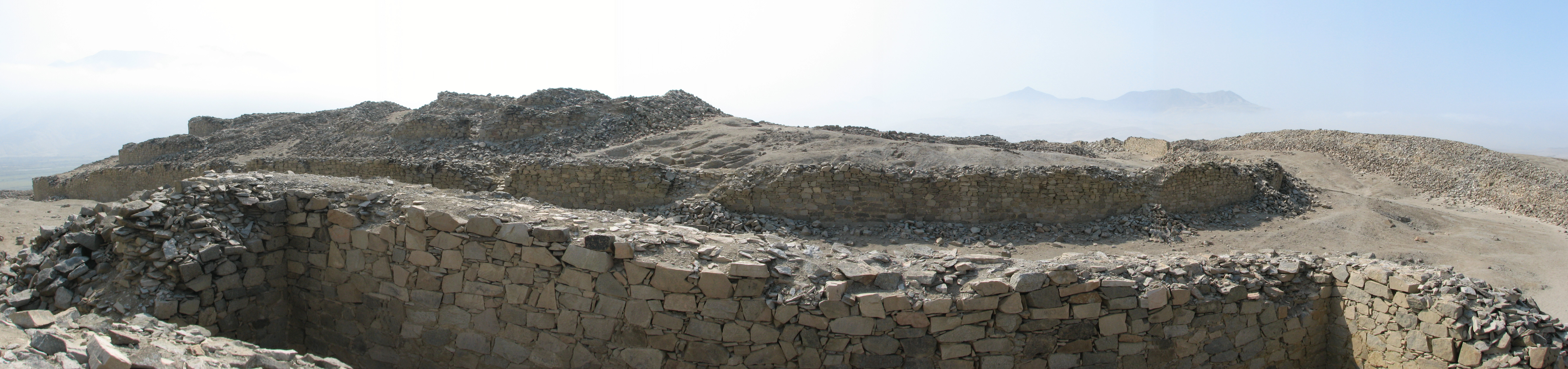 FileChanquillo_Fortaleza_remains.jpg