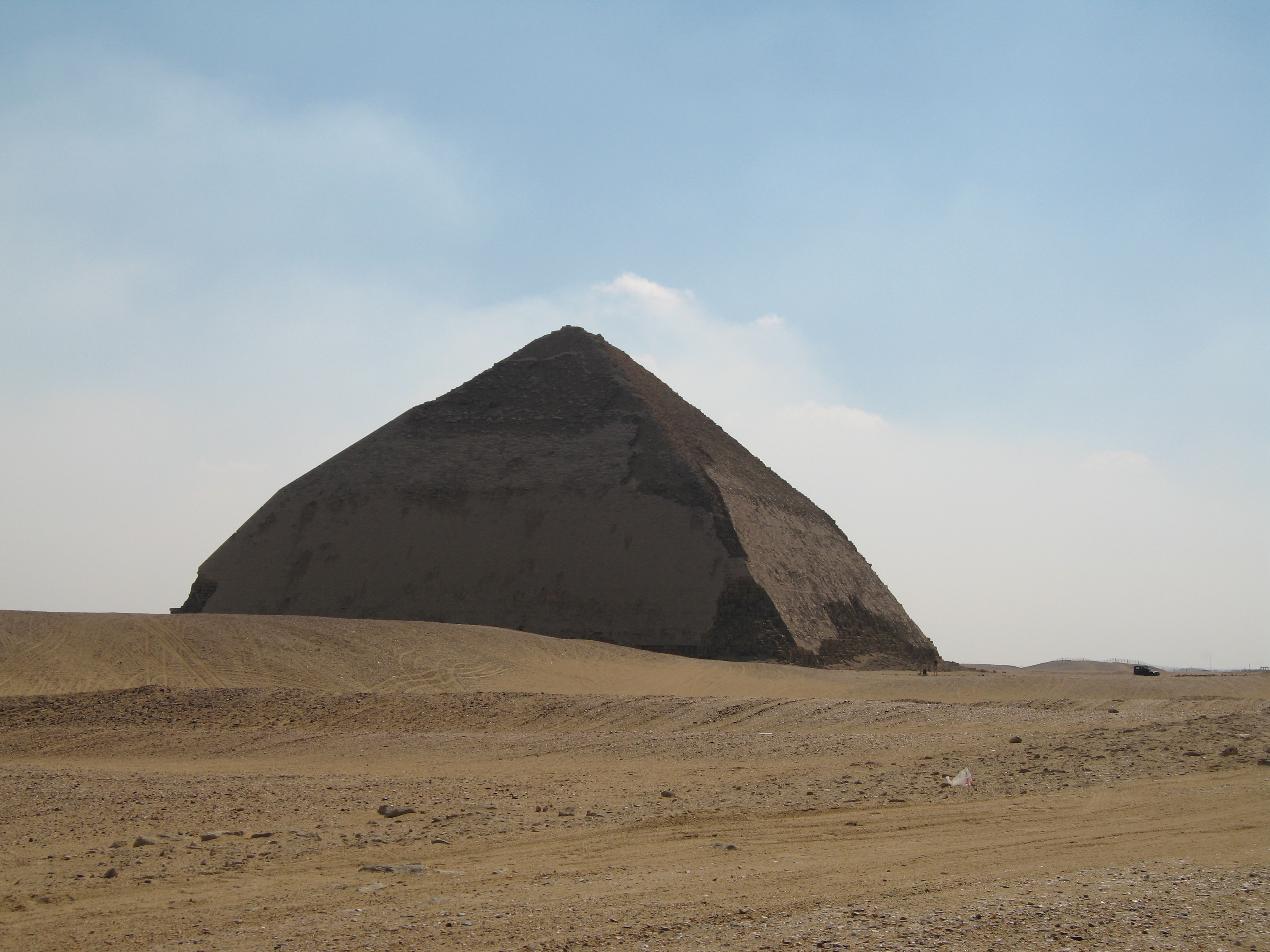 FileBent_Pyramid_I_love_Naples.jpg