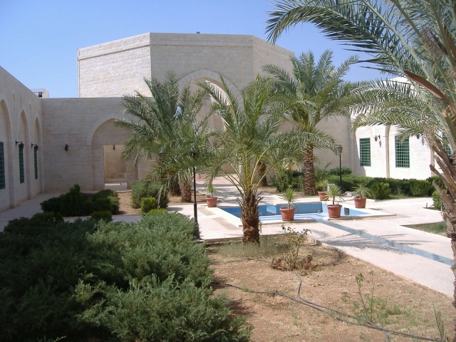 FileShrine_of_Abu_Ubaidah_ibn_al-Jarrah_3.jpg