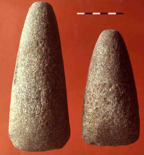 FileHaches_et_herminettes_provenant_de_villages_du_Dhar_Tichitt.jpg