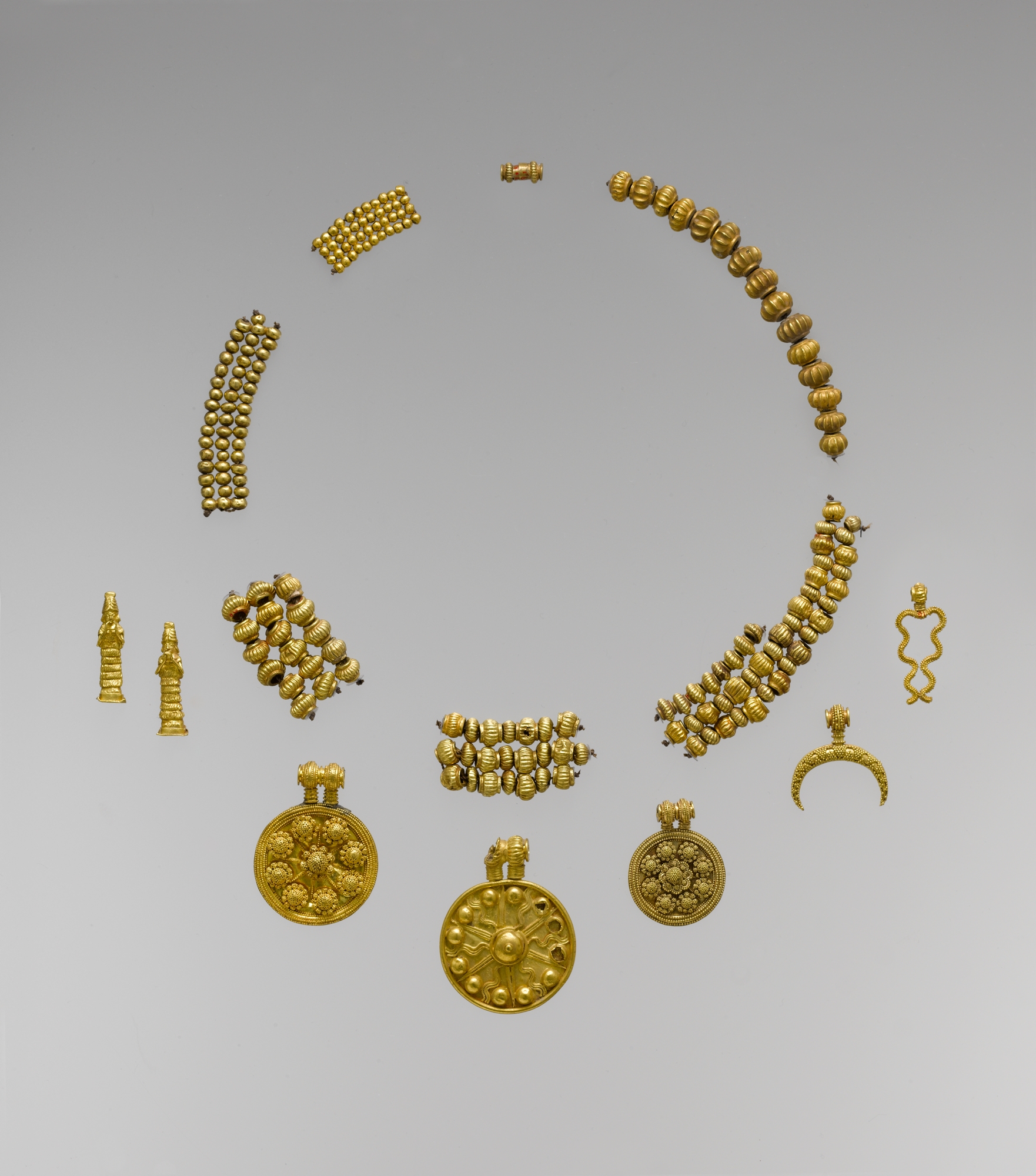 FileDilbat_hoard_necklace.jpg