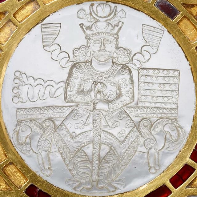 FilePlate_of_the_Sasanian_king_Khosrow_I_Anushirvan.jpg
