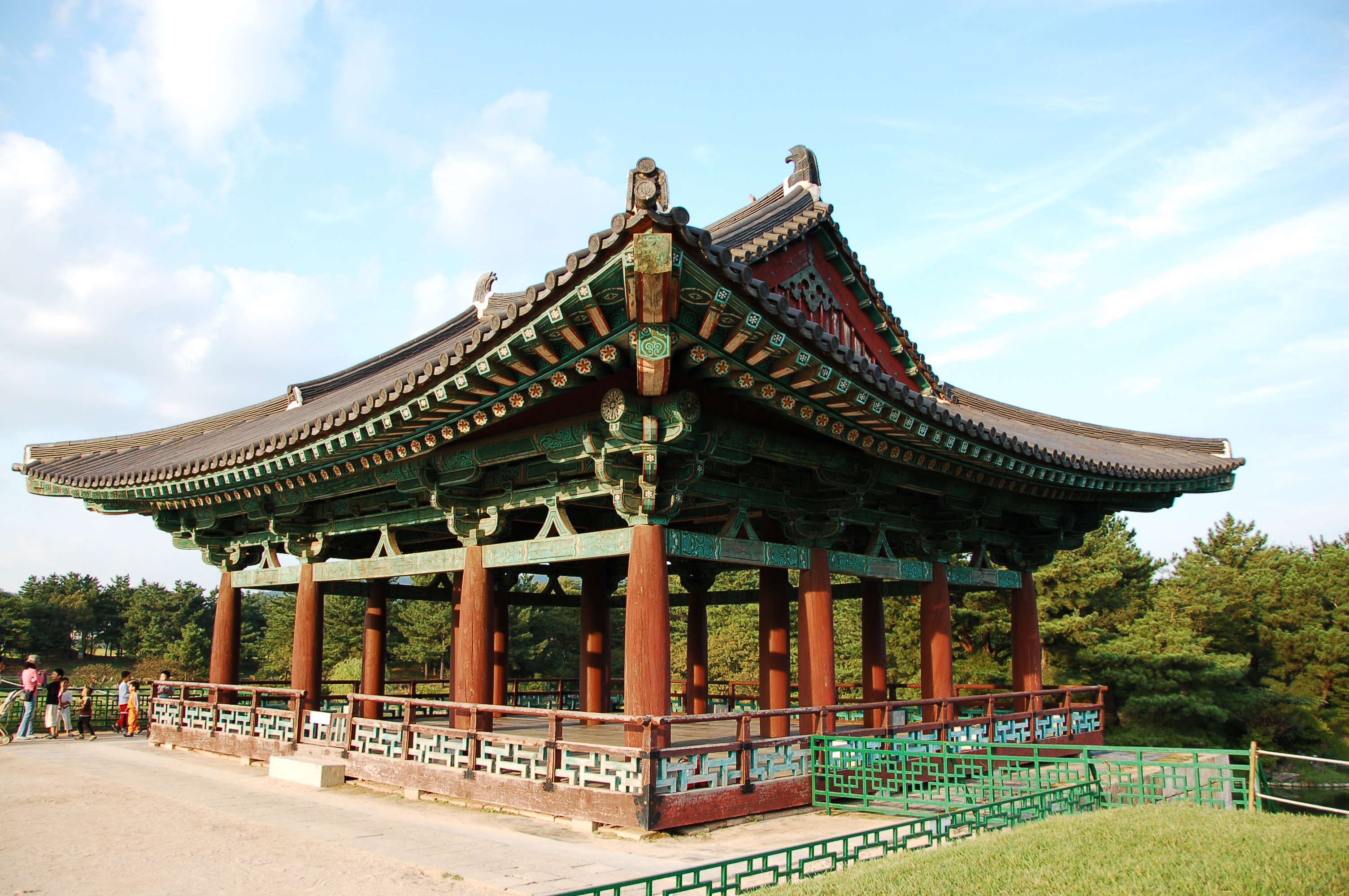 FileAnapji_Pond-Gyeongju-Korea-2006-07.jpg