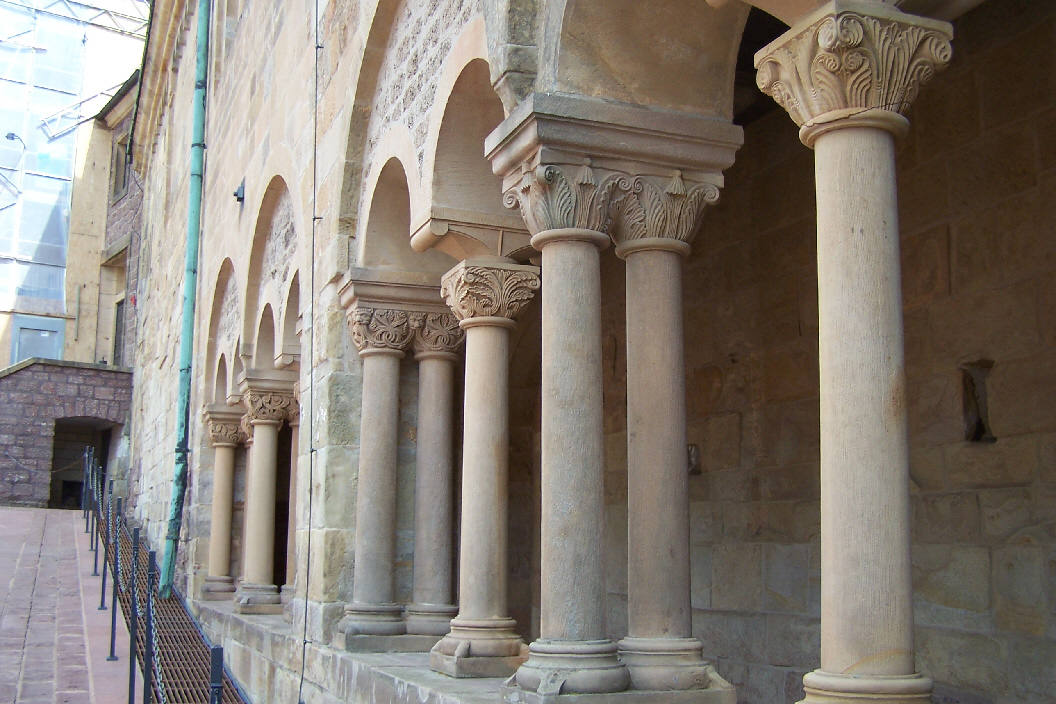 File13_Wartburg_Palas_Kapitelle3.jpg