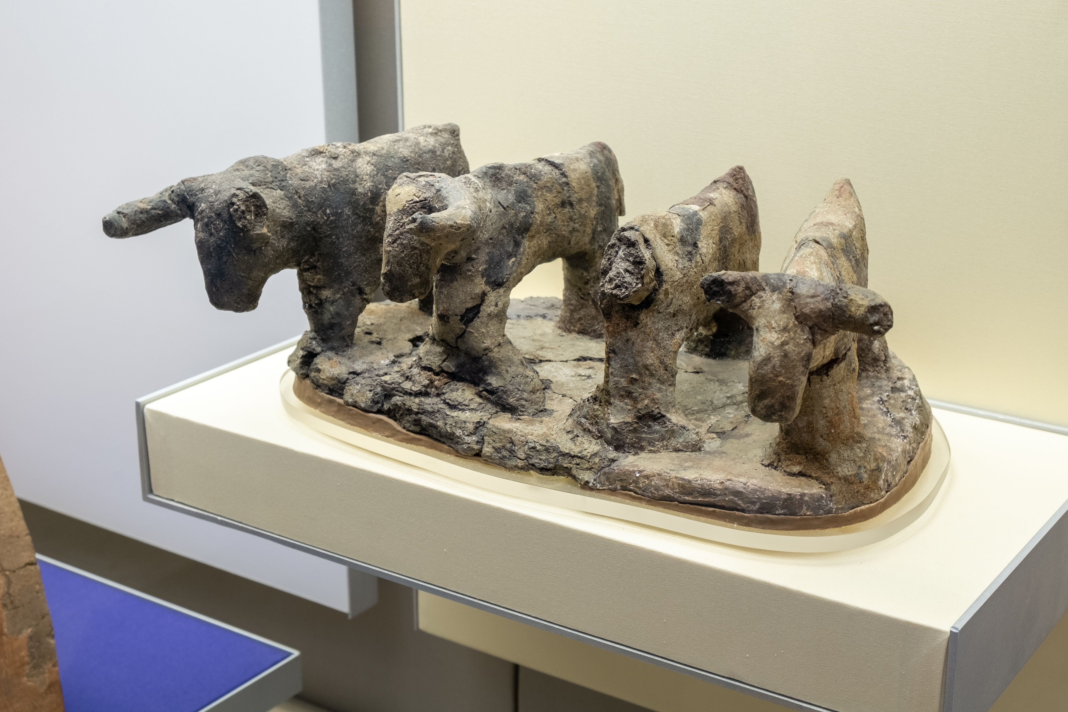 FileModel_cattle_El-Amra_Naqada_I_British_Museum_EA_35506.jpg