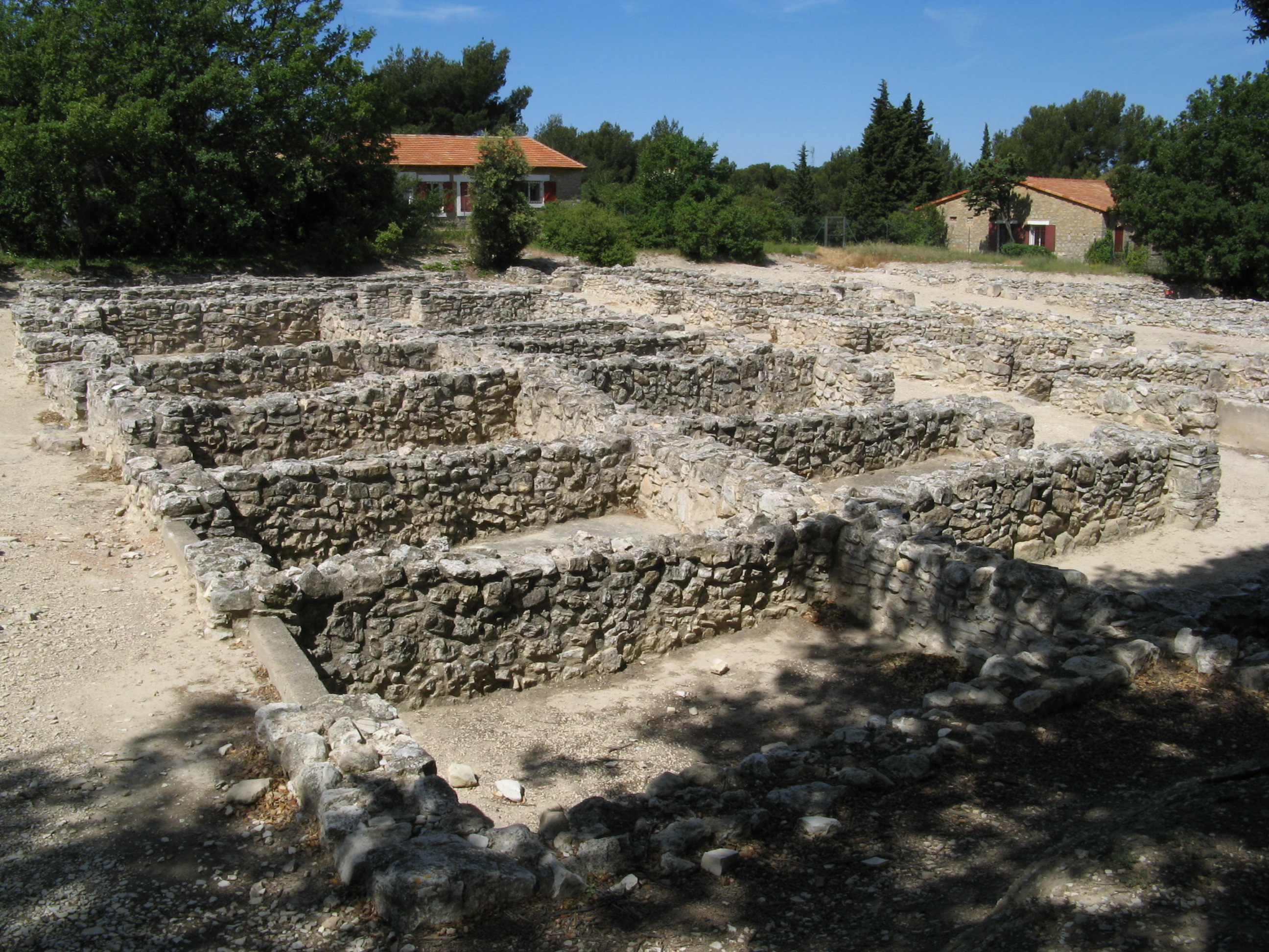 FileEntremont_-_Habitat_1_ville_haute_05_2007.jpg