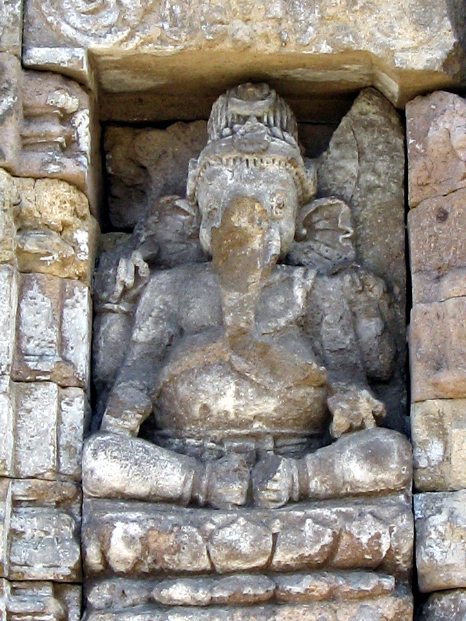 FileGanesha_Larger_Shiva_Temple_Gedong_Songo_III_1206.jpg