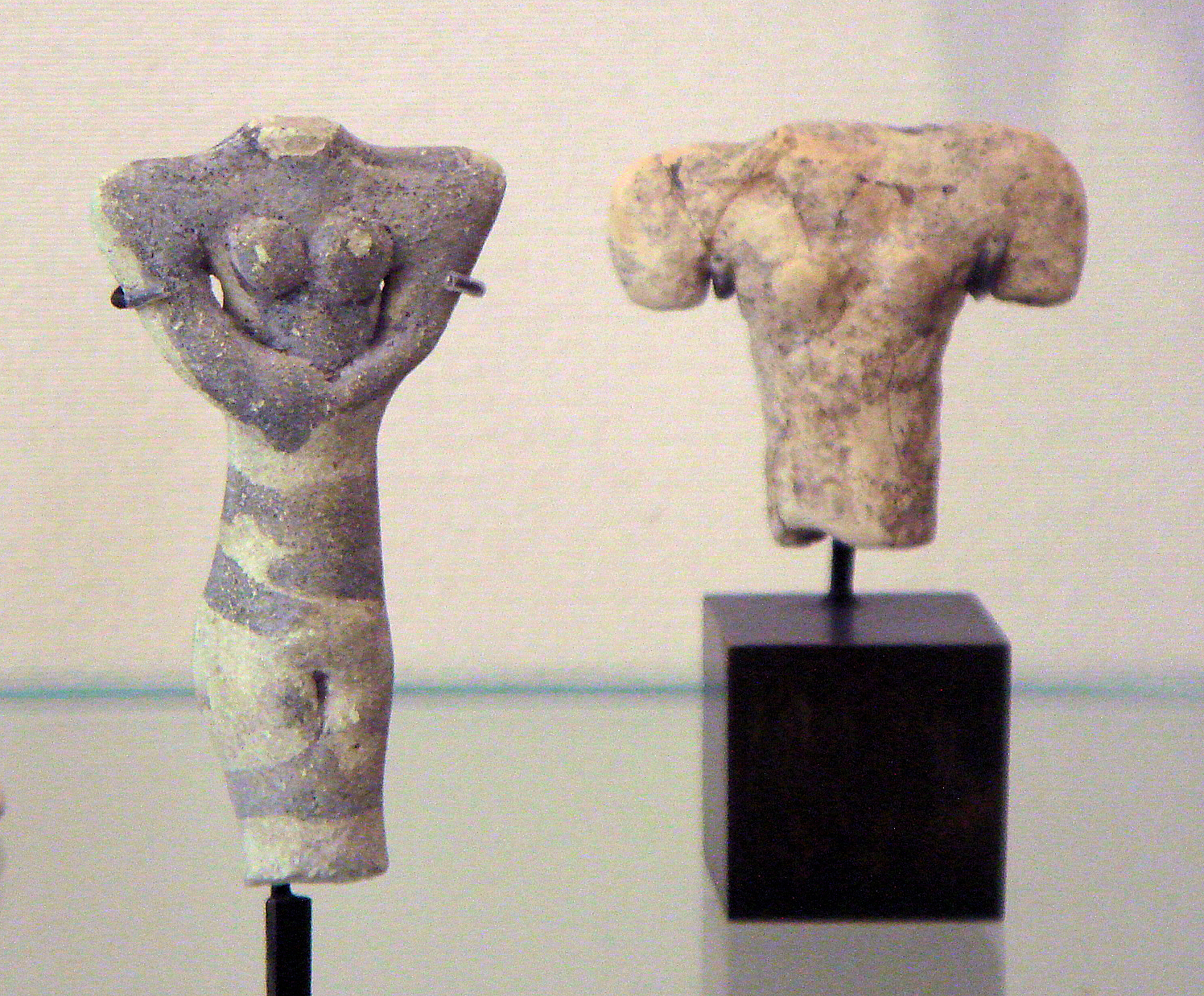 FileFemale_figurines_Ubaid_IV_Tello_ancient_Girsu_4700-4200_BC_Louvre_Museum.jpg
