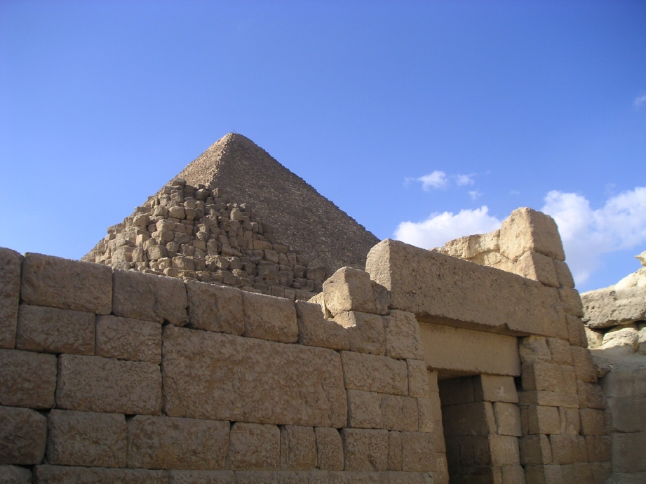 FileMastaba_Khoufoukhaf_II_01.jpg