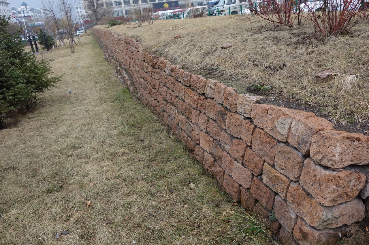 FileStretch_of_Gungnae_Fortress_Wall_GuoNei_Fortress.JPG