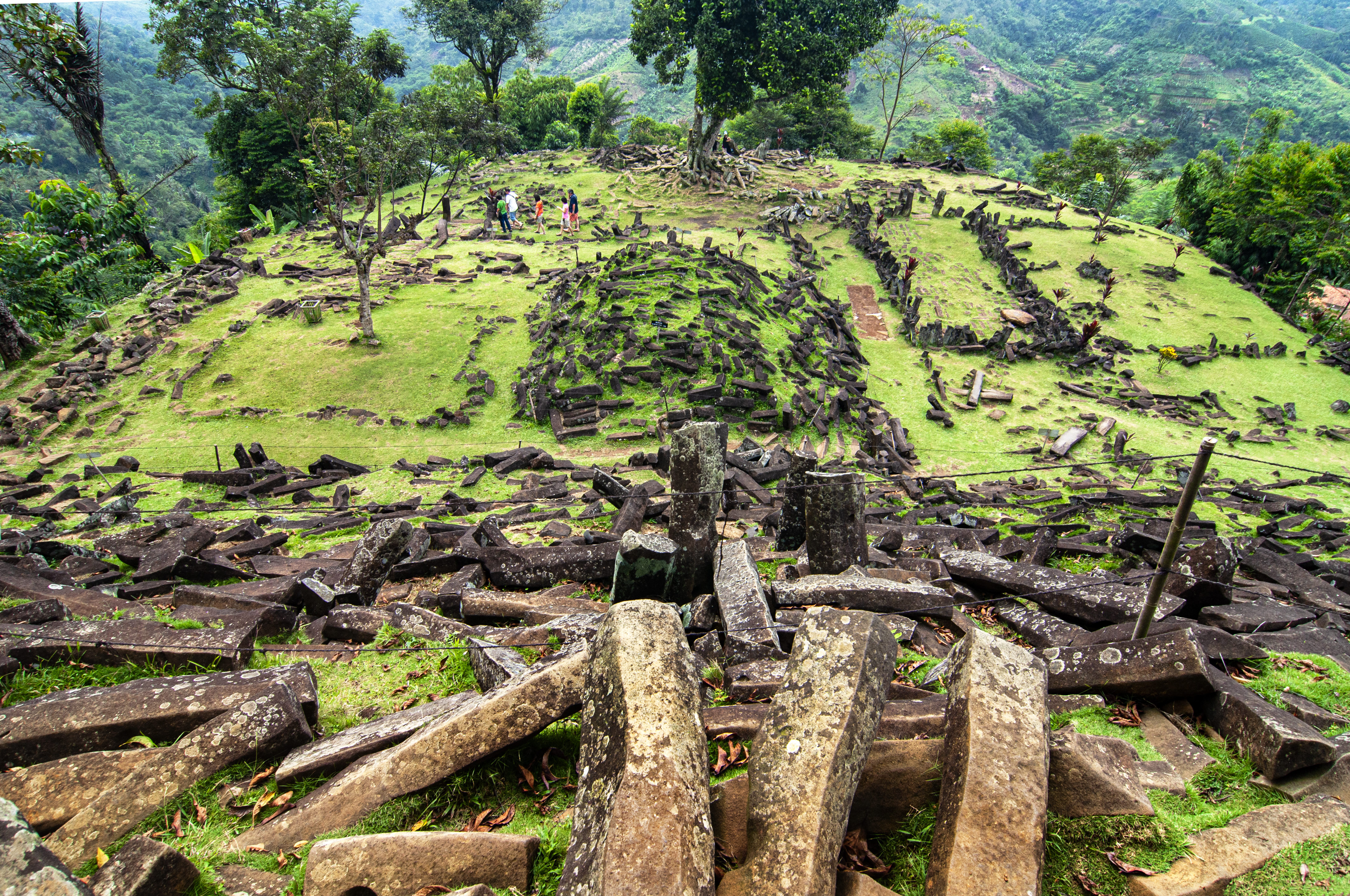 FileSitus_Megalitikum_Gunung_Padang_Cianjur.jpg