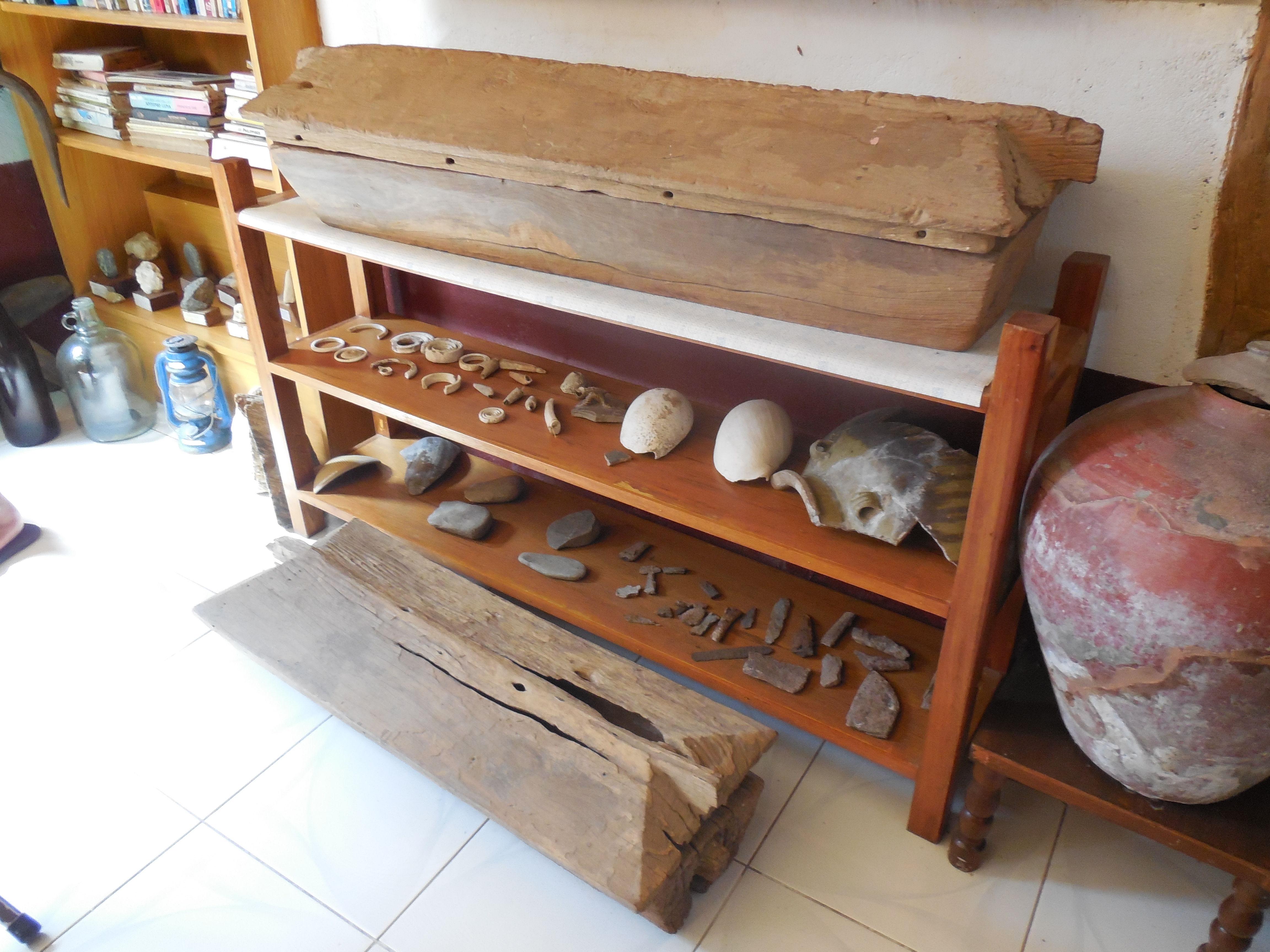 FileBanton_wooden_coffin.JPG