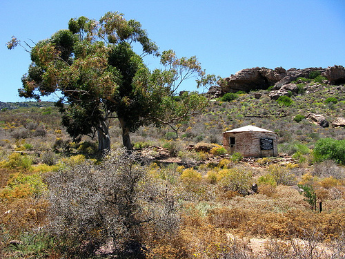 FileHeerenlogement_cave_and_fort.jpg