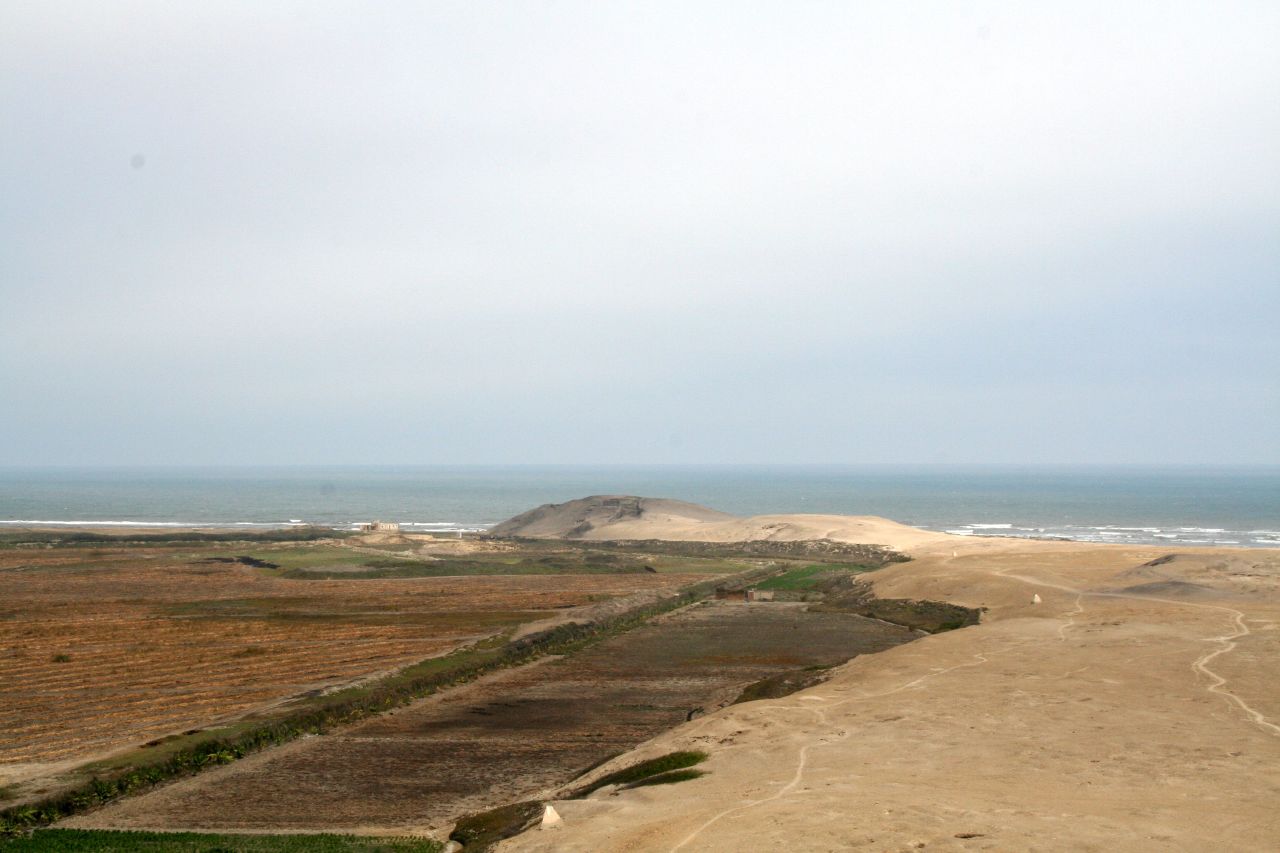 FileView_from_top_of_Huaca_Cao_Viejo.jpg