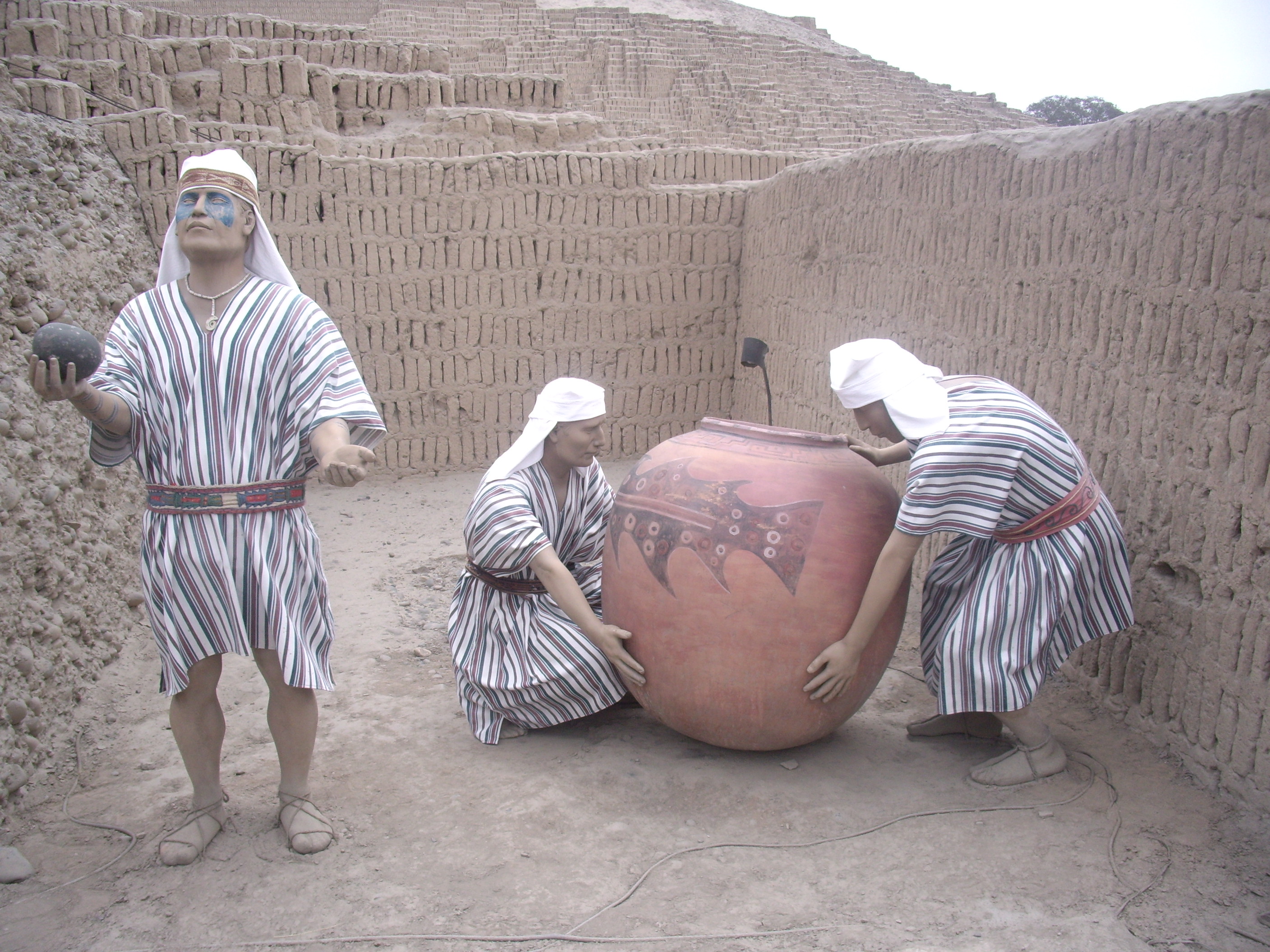 FileHuaca_Pucllana_2009_detall3.JPG