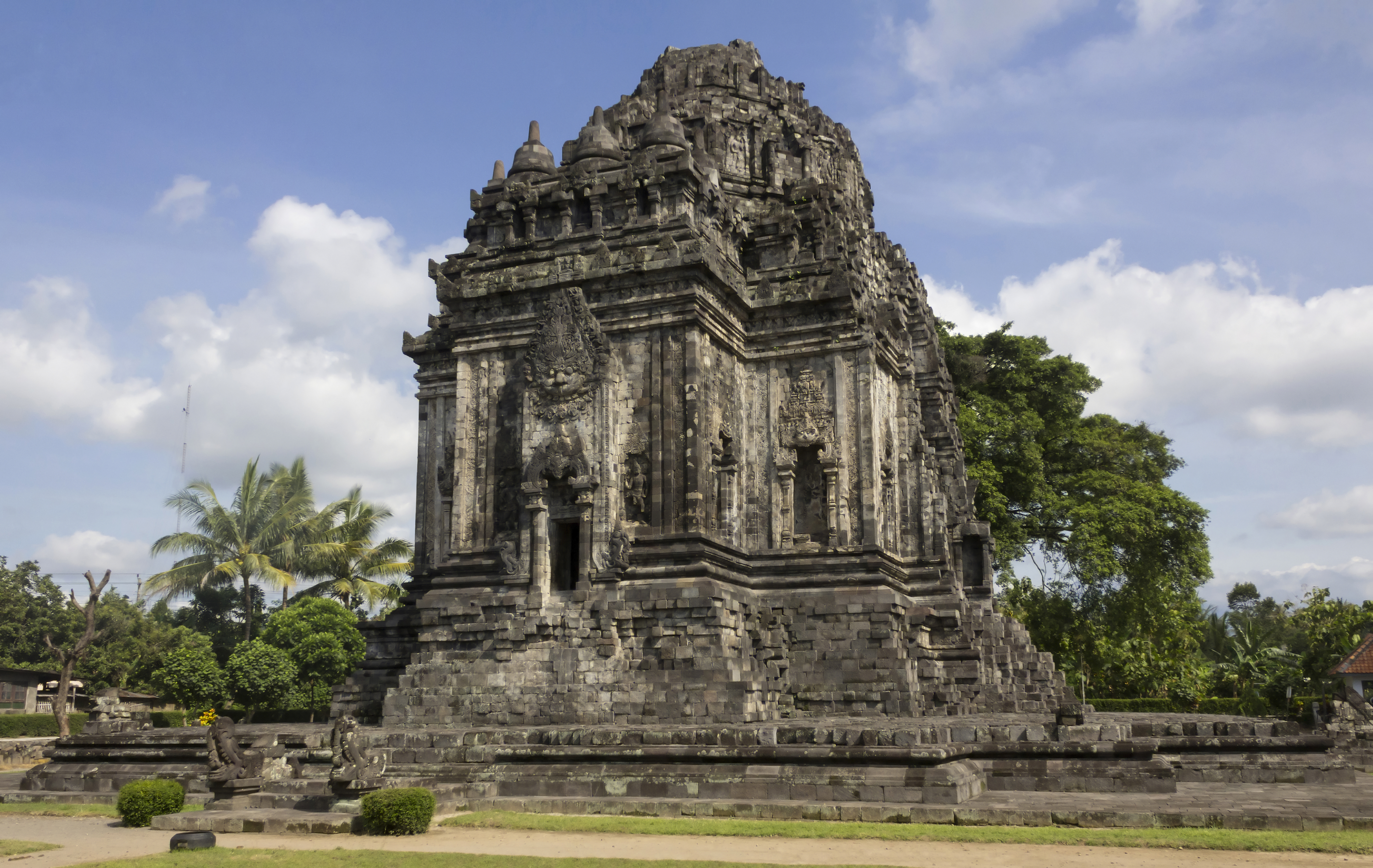 FileKalasan_Temple_from_the_north-east_23_November_2013.jpg