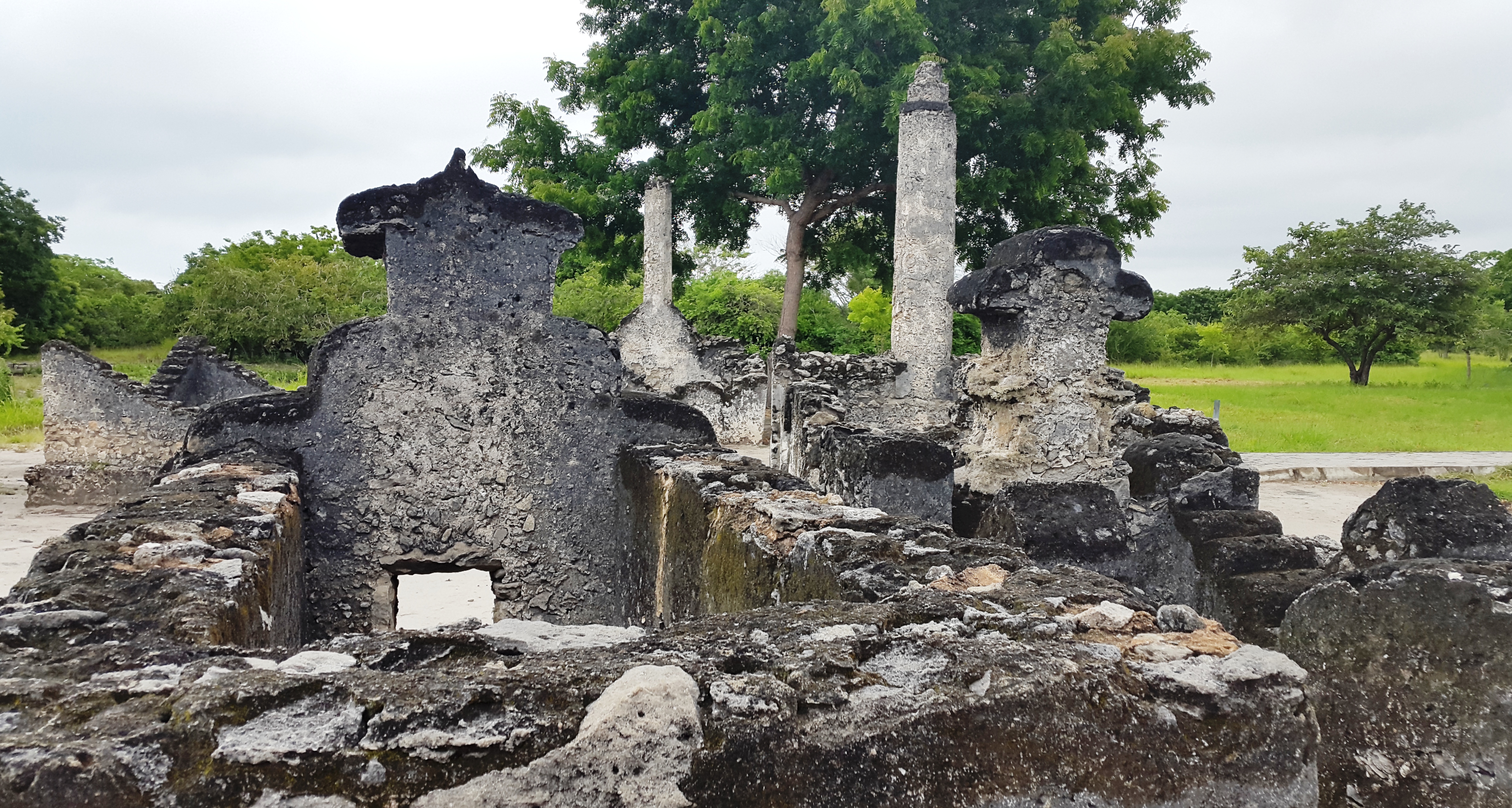 FileKaole_graves_3.jpg