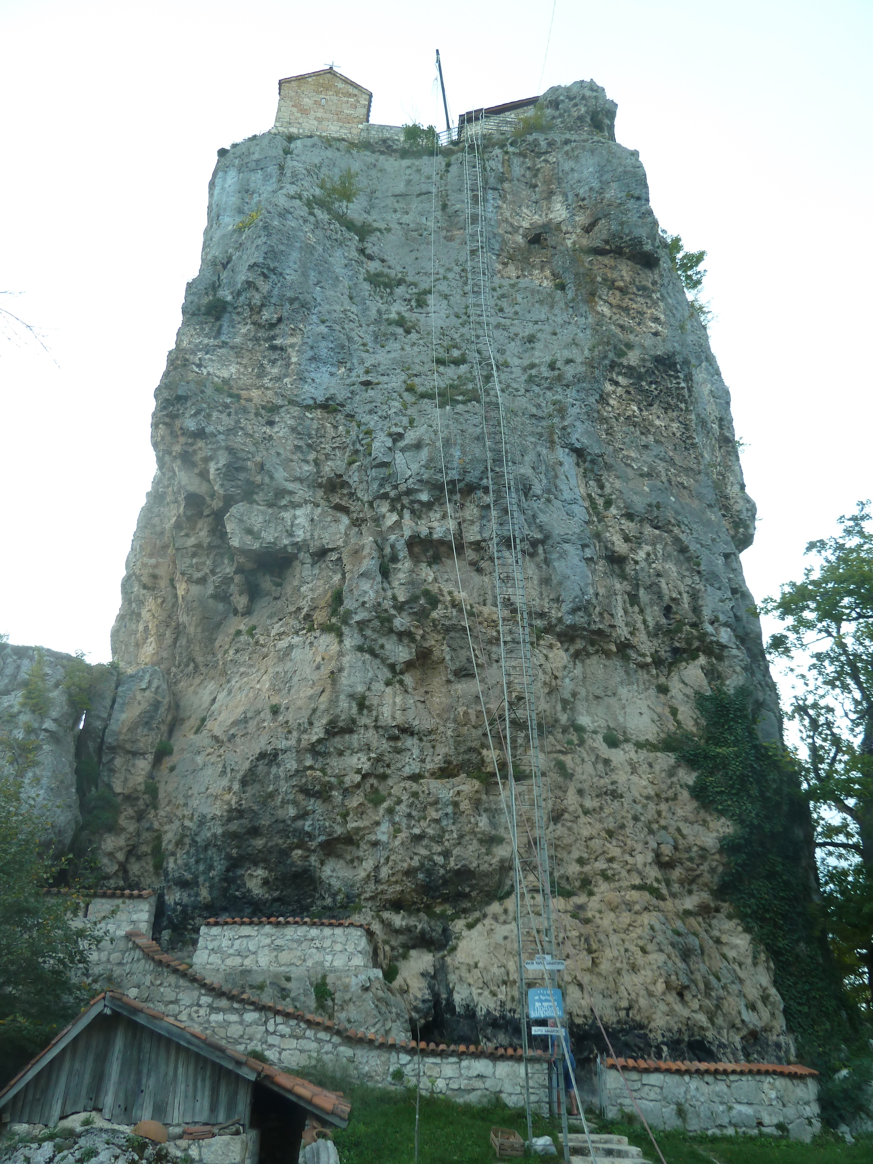 FileKatskhi_pillar_with_monastery_Imereti_region_Georgia.jpg