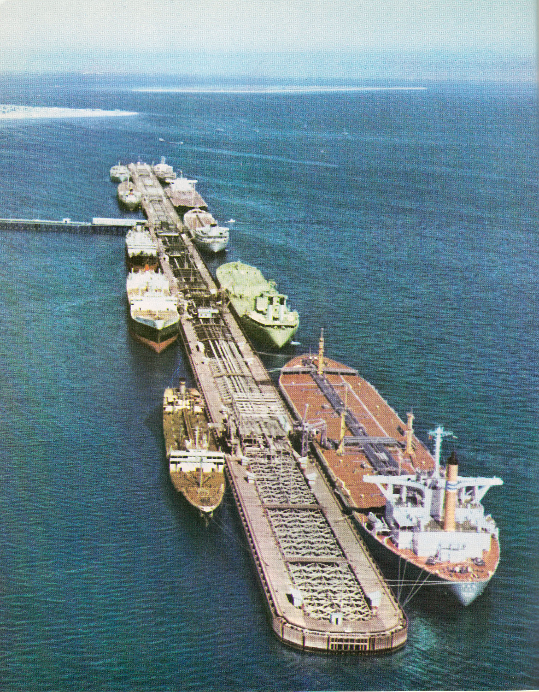 FileKharg_oil_loading_terminal.jpg