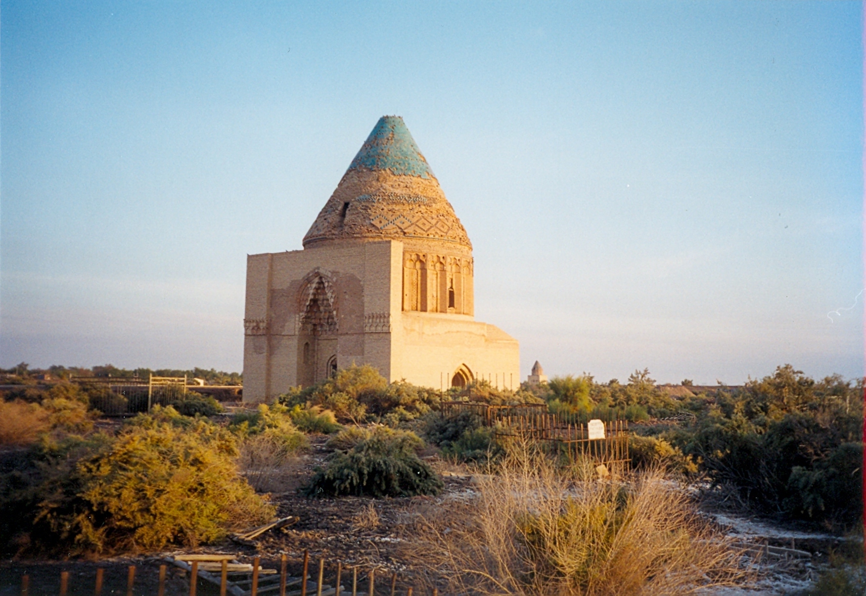 FileKonyeUrgenchMausoleum.jpg