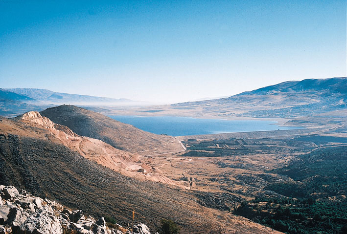 FileQaraoun_Lake.jpg