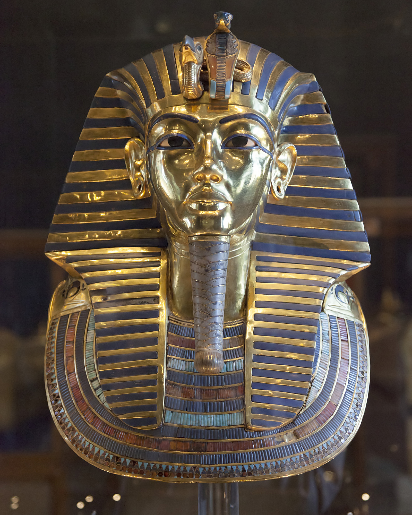 FileCairoEgMuseumTaaMaskMostlyPhotographed.jpg