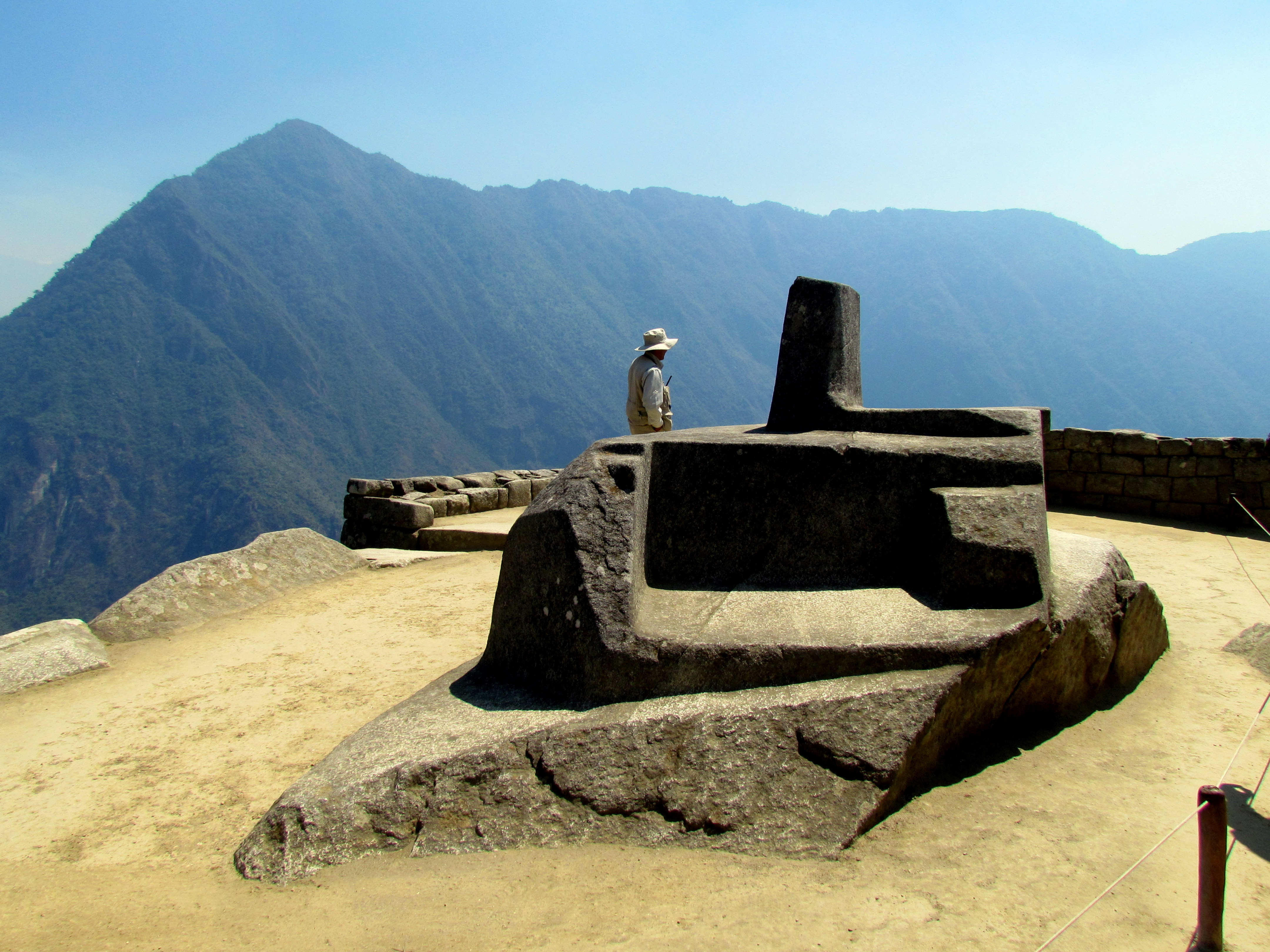 File143_Intiwatana_Machu_Picchu_Peru_2406_14977268637.jpg