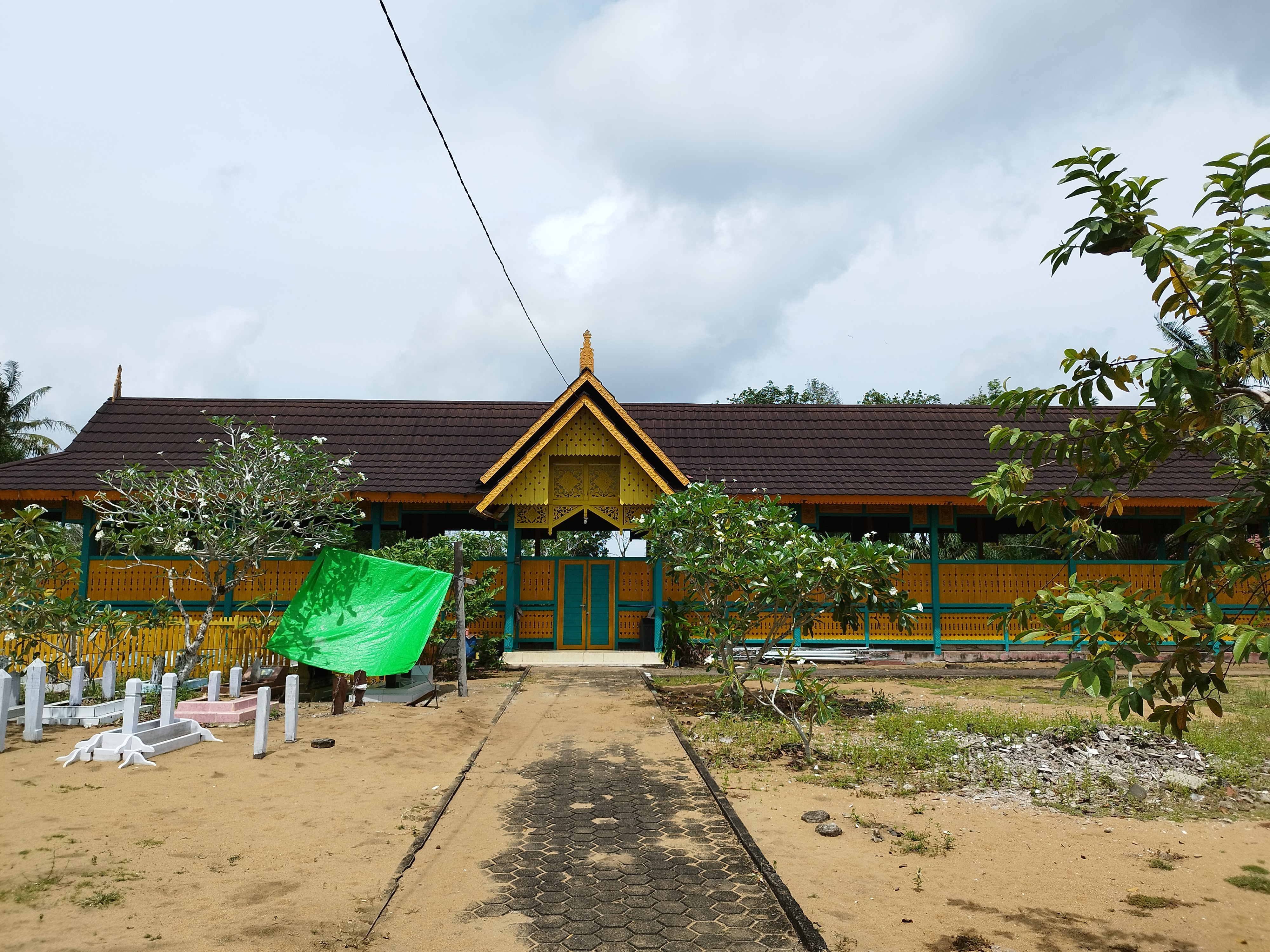 FileKomplek_Makam_Keramat_Tujuh_02.jpg