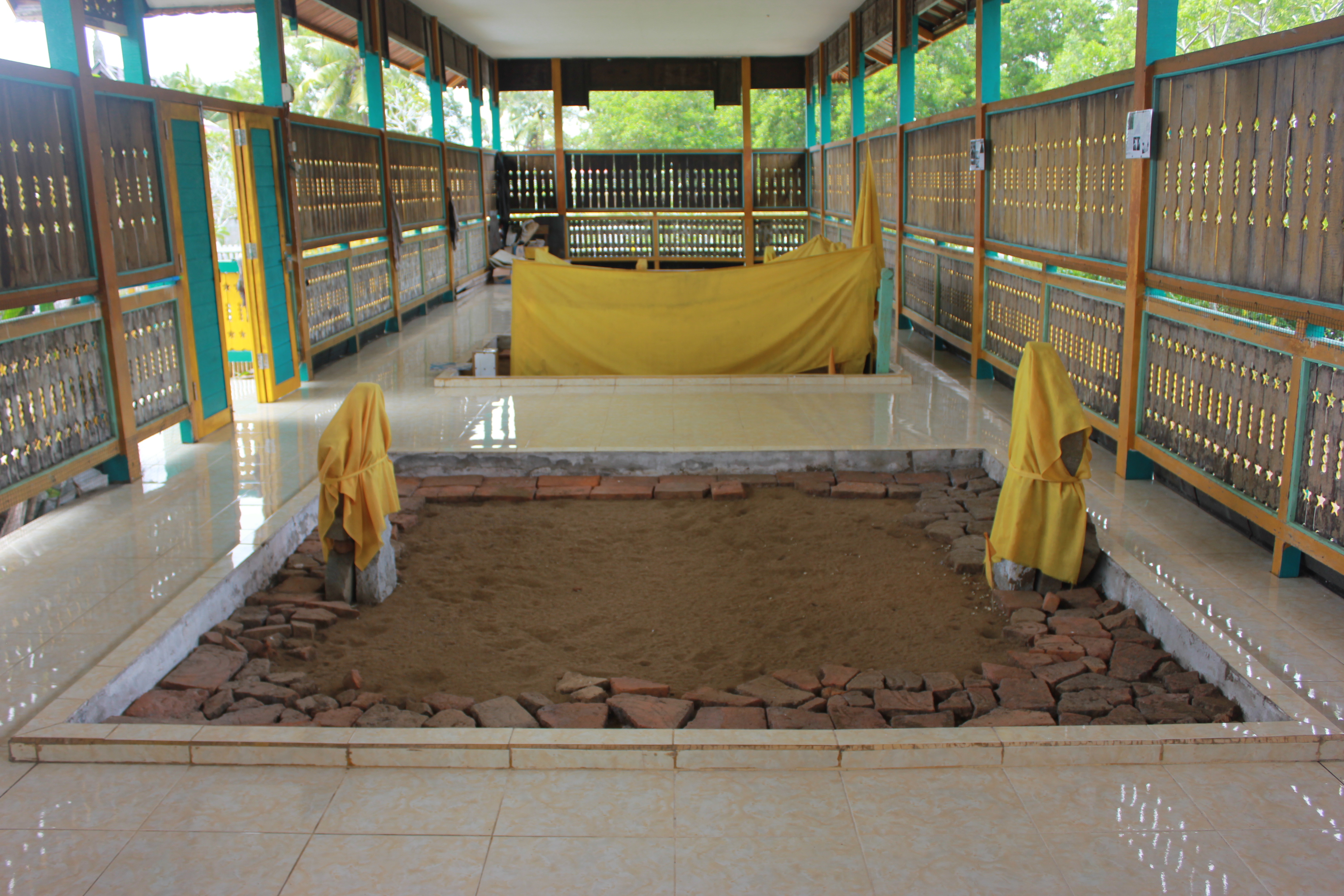 FileKomplek_Makam_Keramat_Tujuh_03.jpg