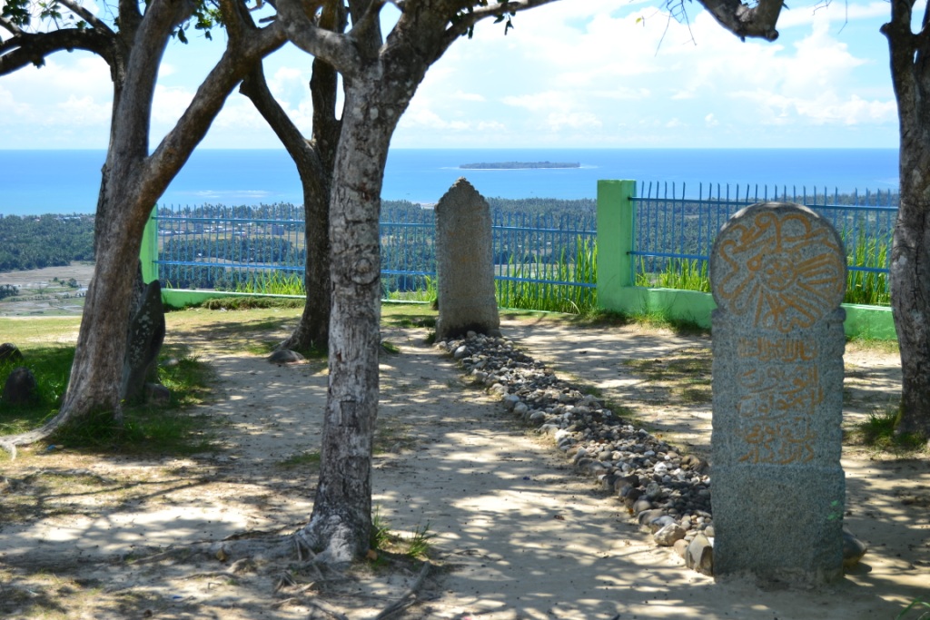 Makam Papan Tinggi