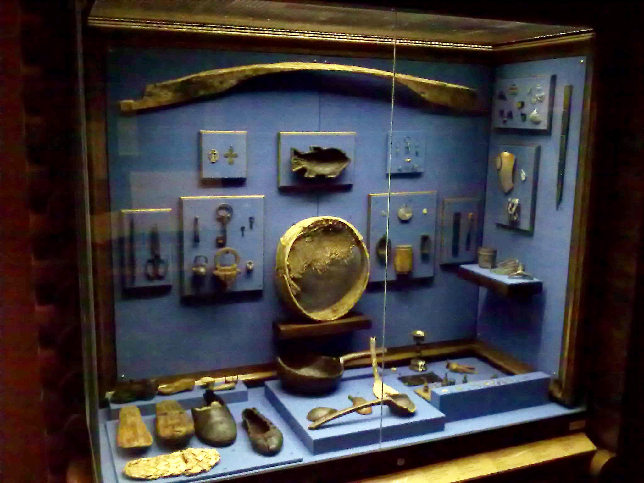 FileMangazeya_artifacts.jpg